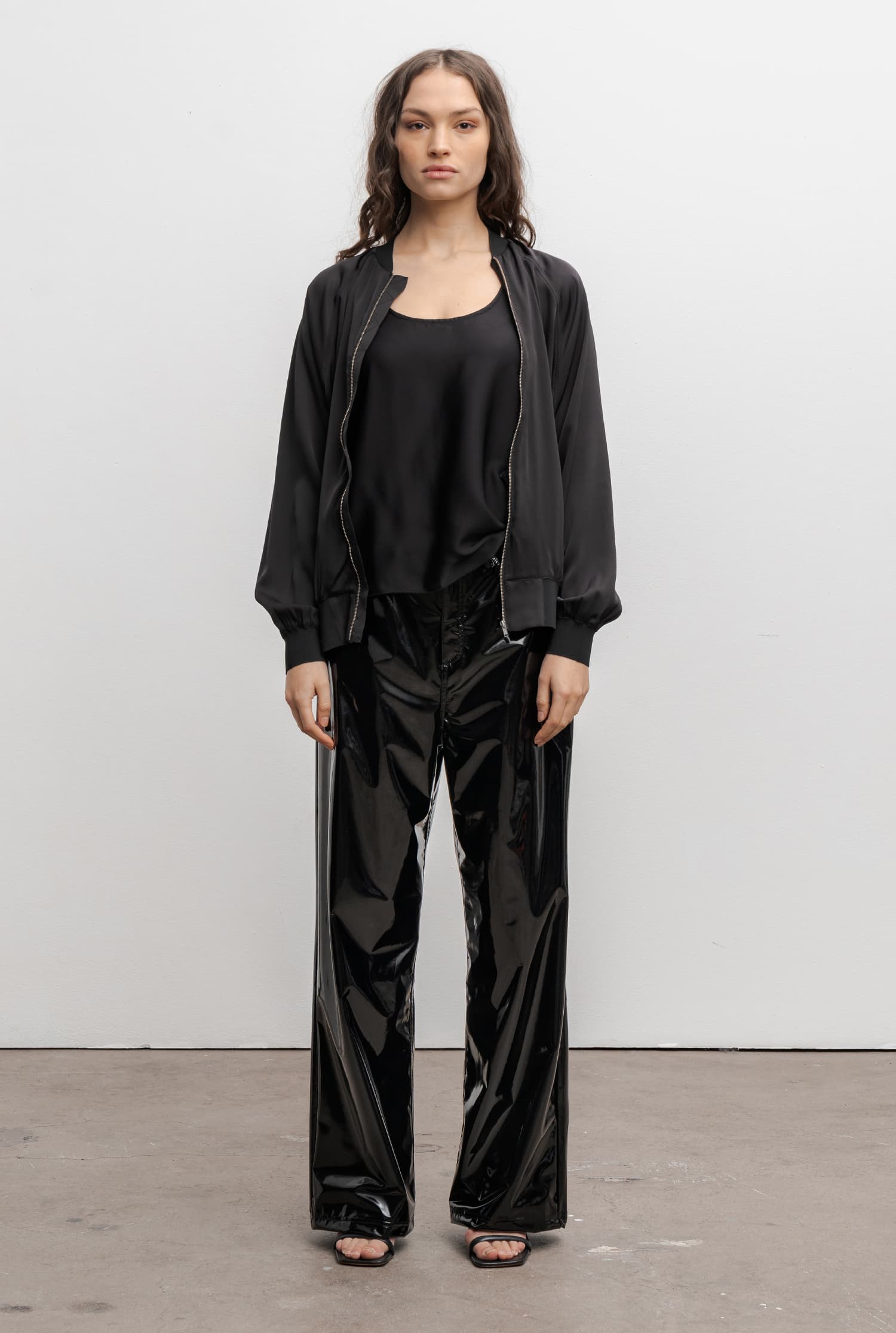 Akemi latex trousers black