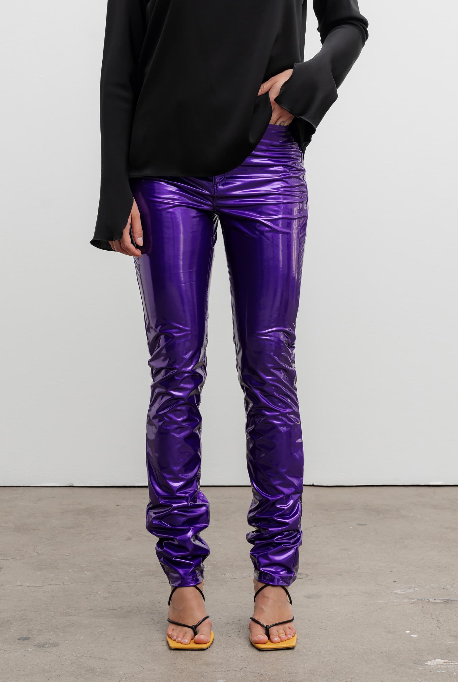 Amaya latex trousers violet
