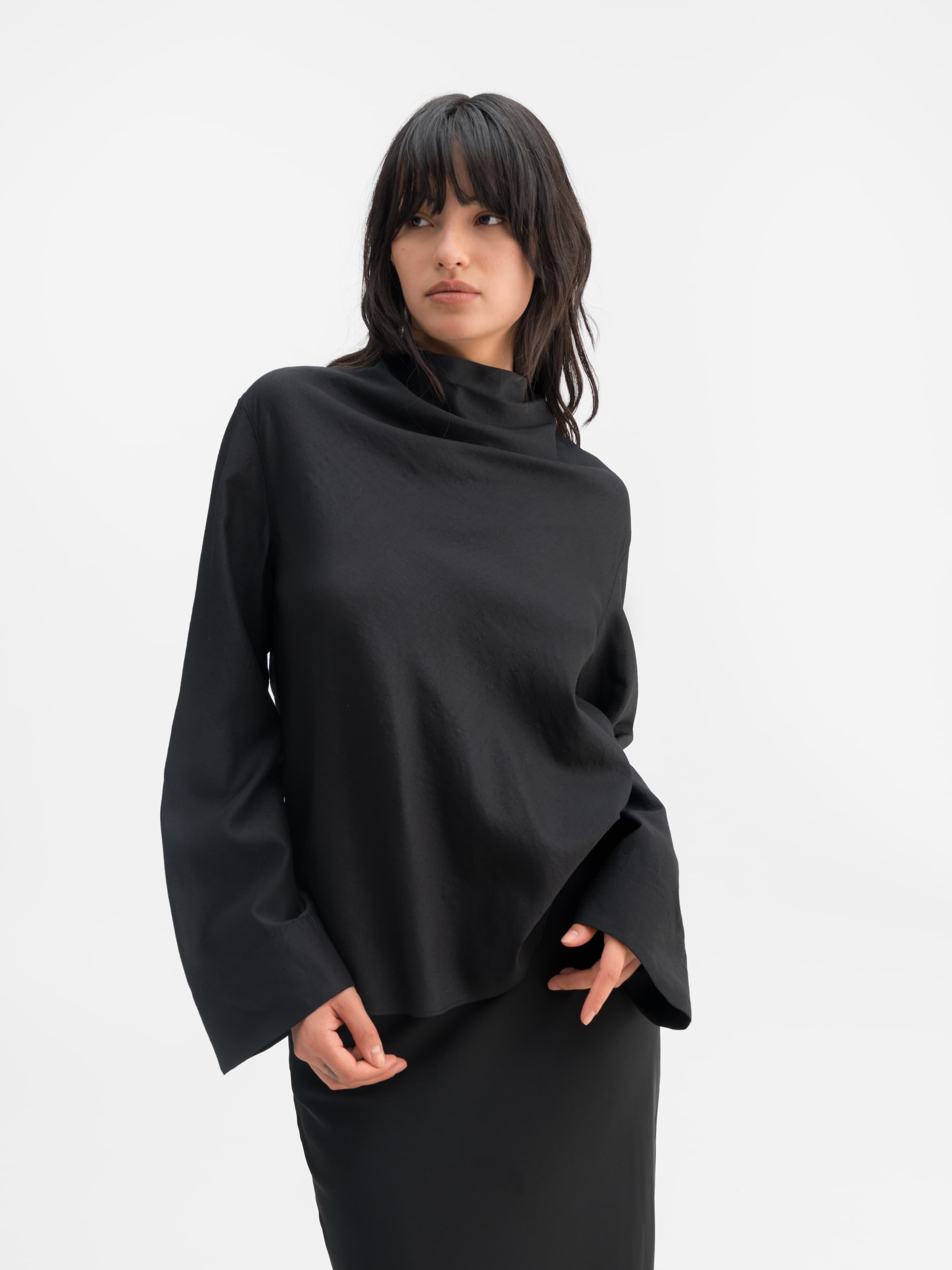 Ari wool blouse black