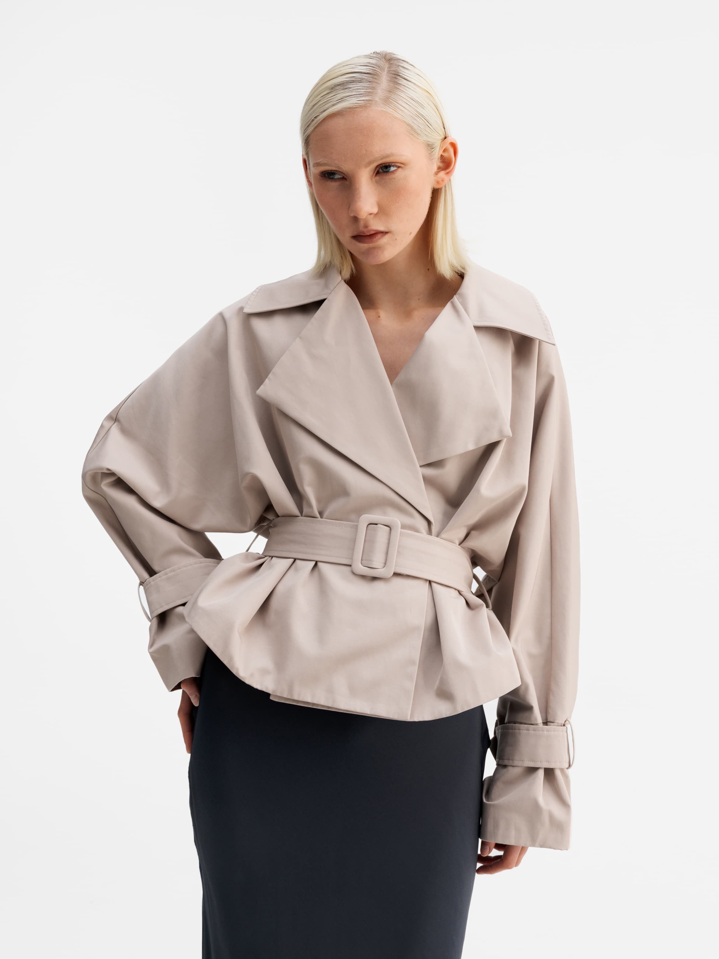 Model wearing Ahlvar Gallery Asha jacket greige