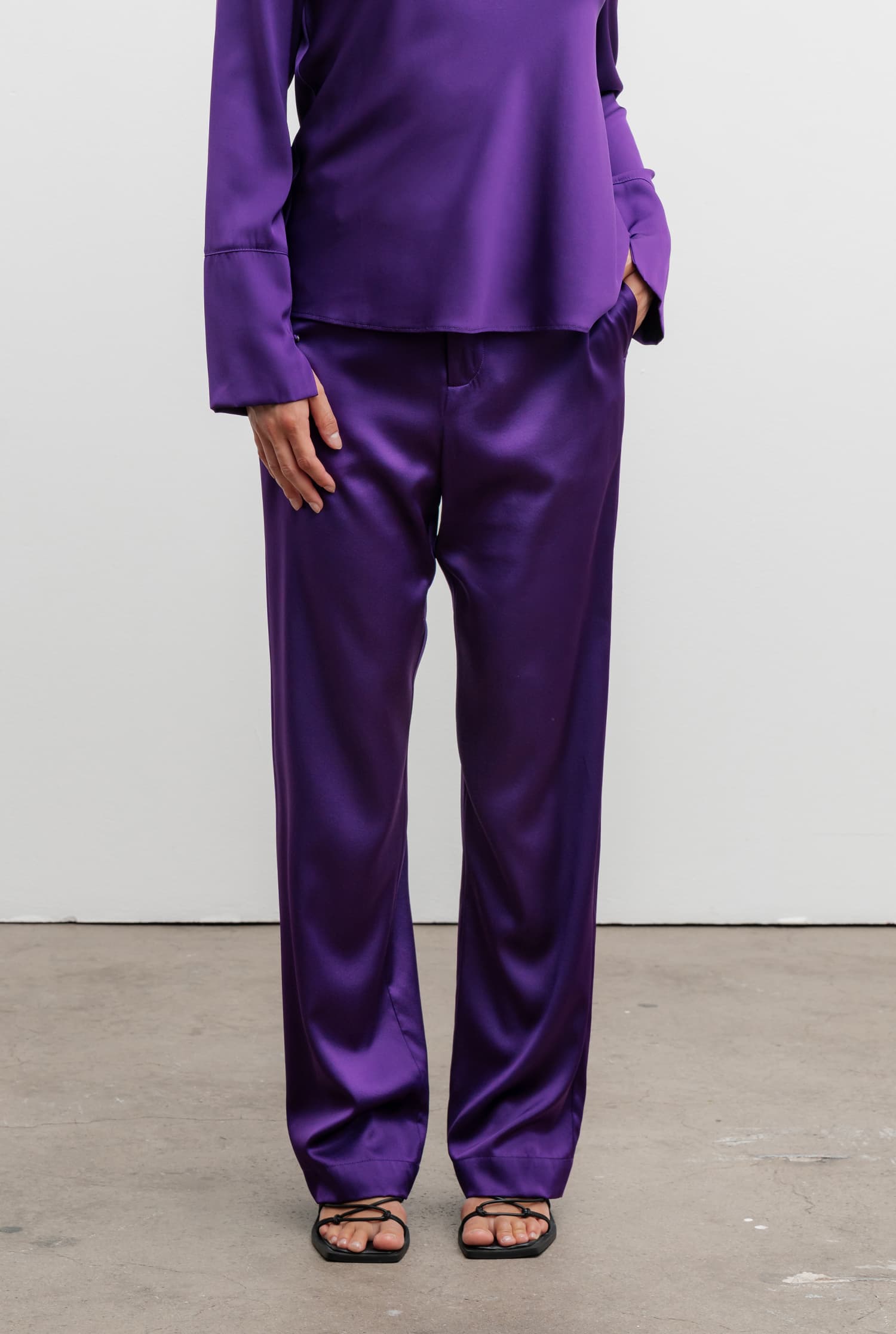 Ava satin silk trousers violet