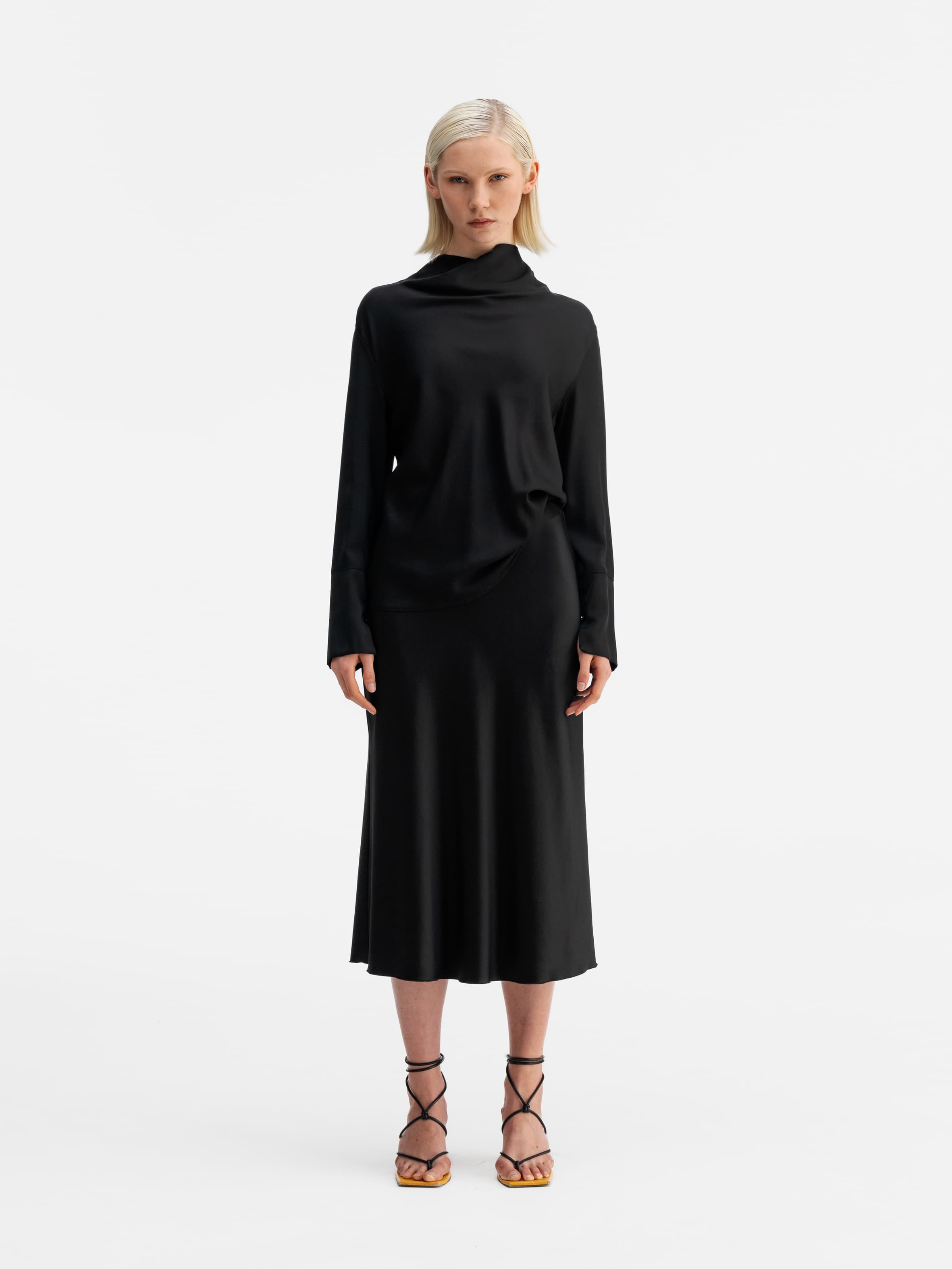 Ayumi silk blouse black