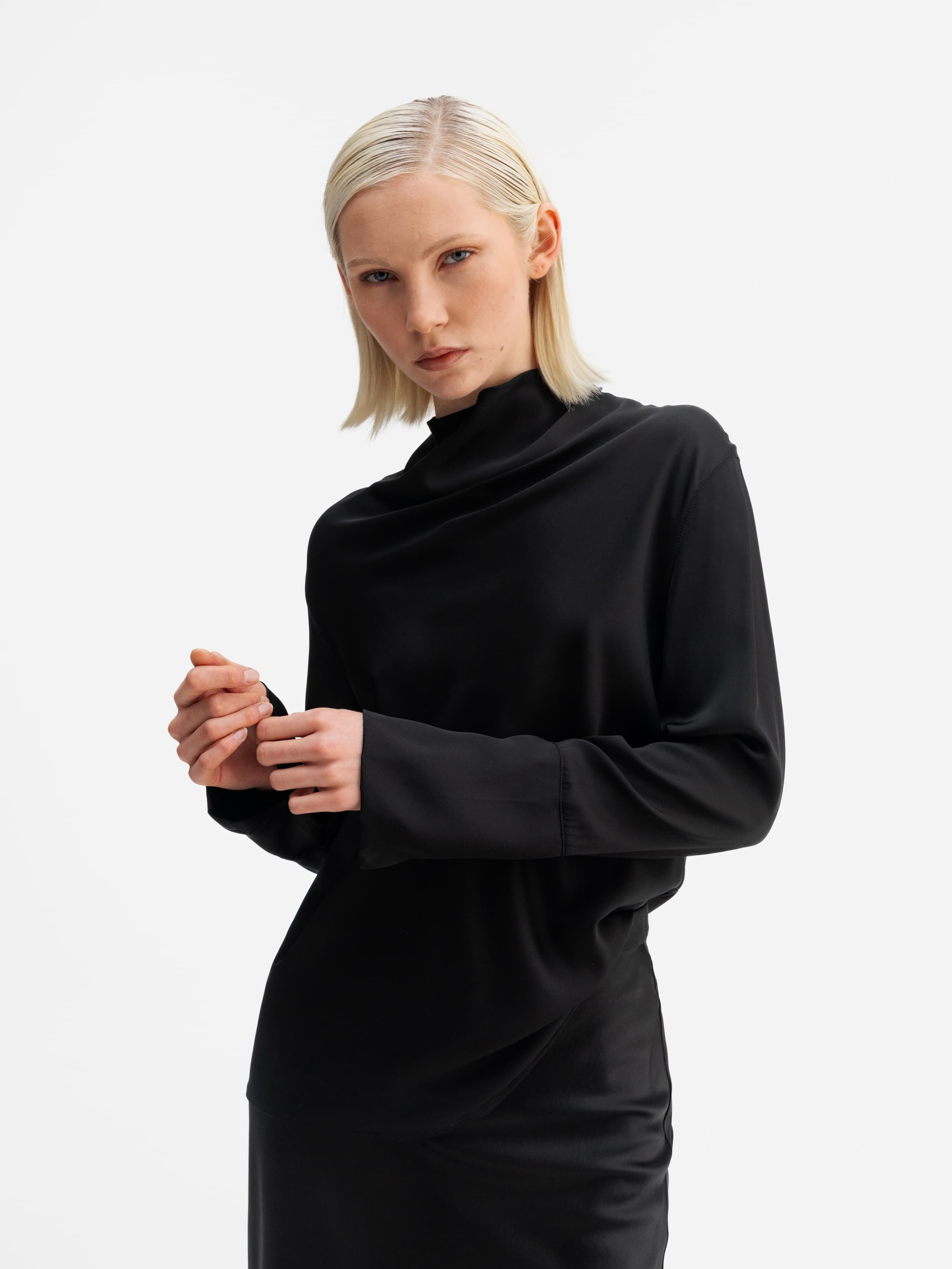 Ayumi silk blouse black