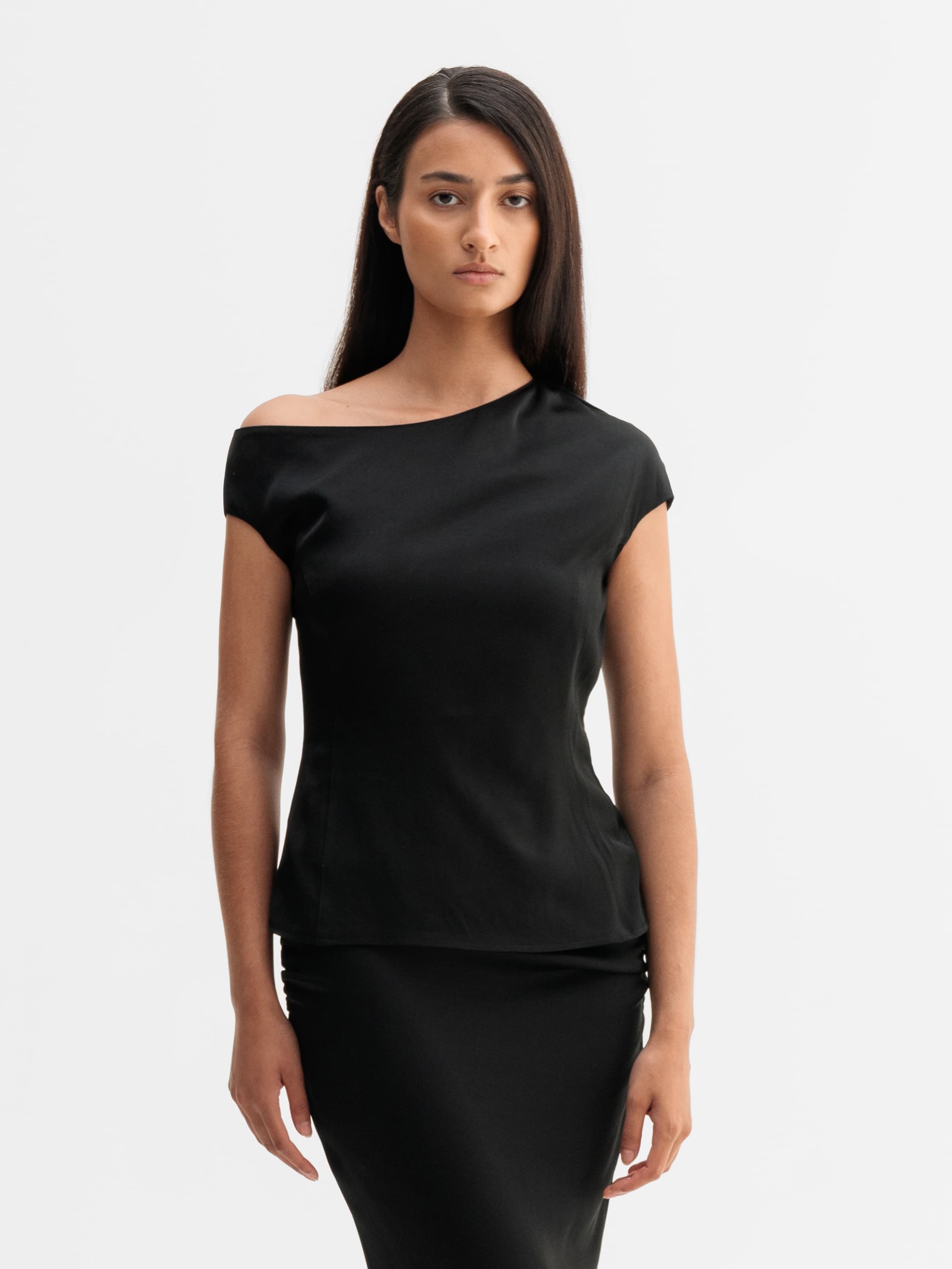 Chika top black