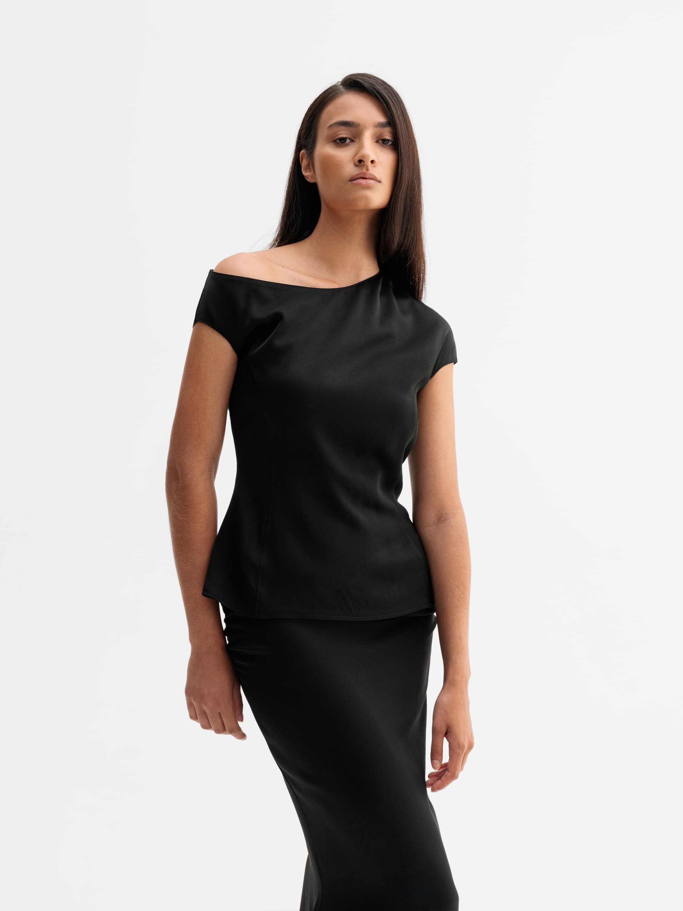 Chika top black