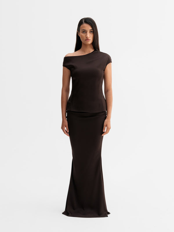 Model wearing Ahlvar Gallery Chika top in Dark brown