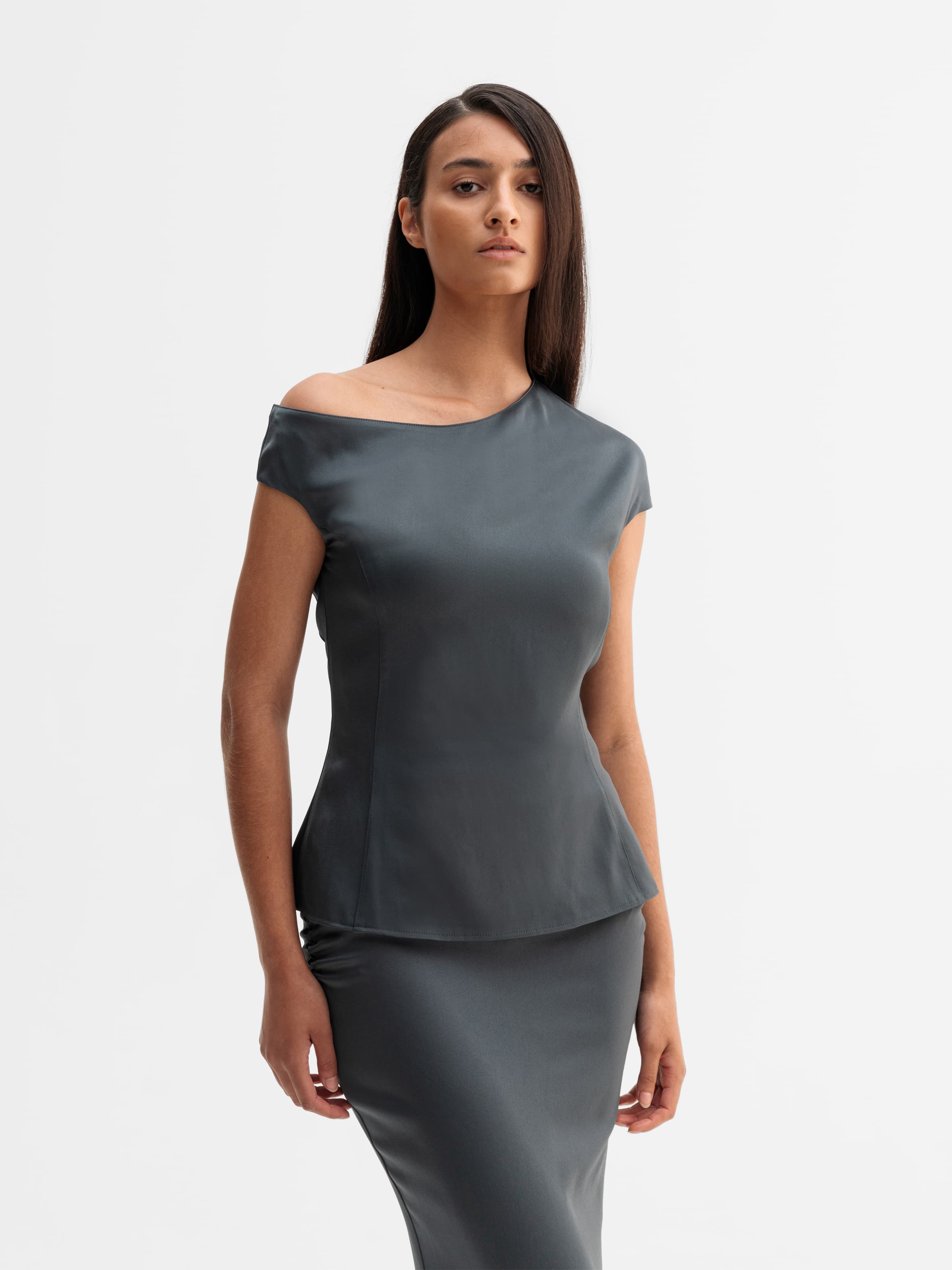 Chika top dark grey