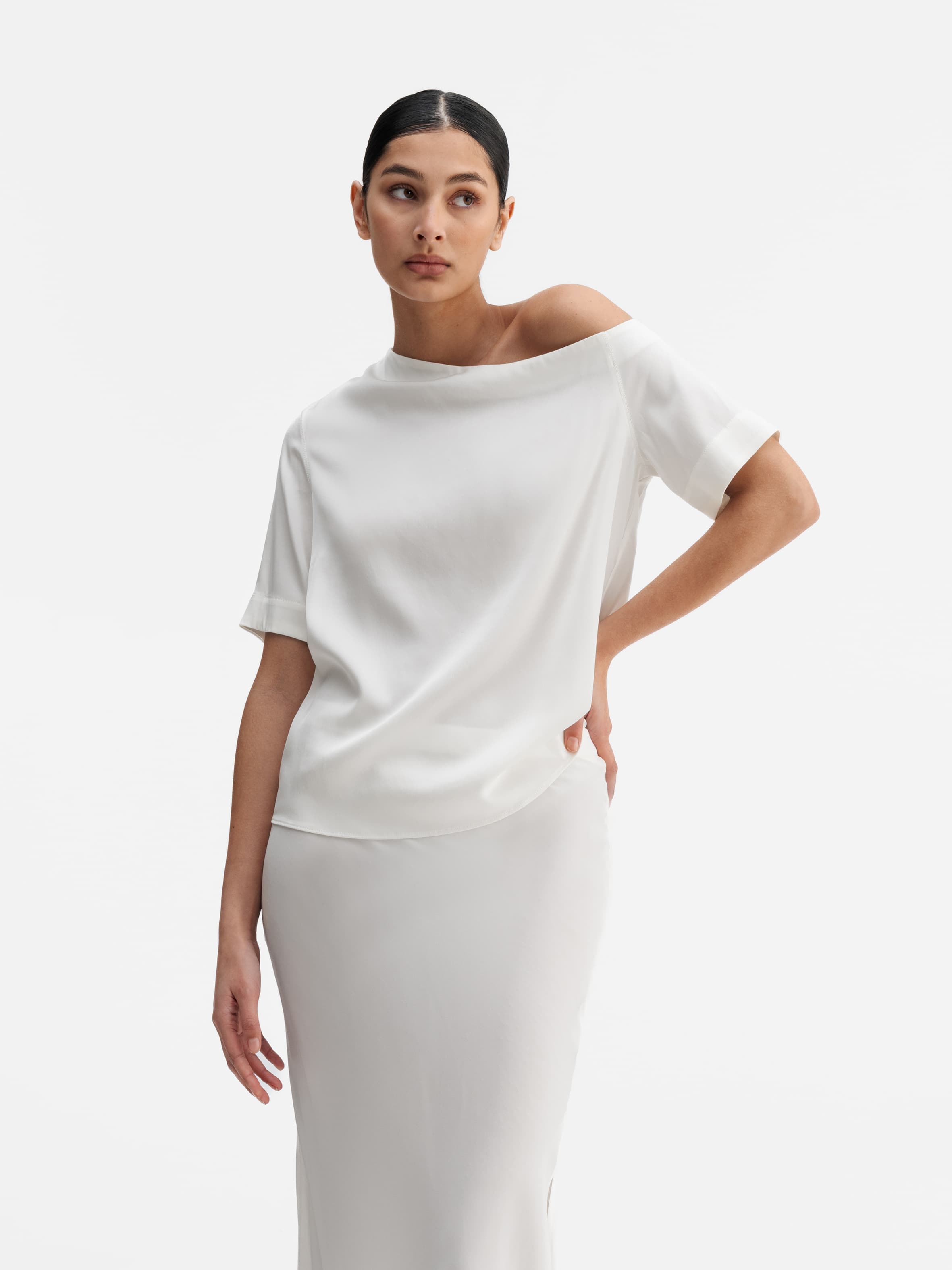 Model wearing Ahlvar Gallery Chima silk blouse white