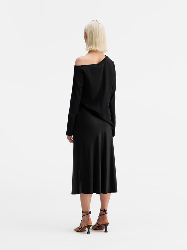 Back view of Ahlvar Gallery Chiney silk blouse black