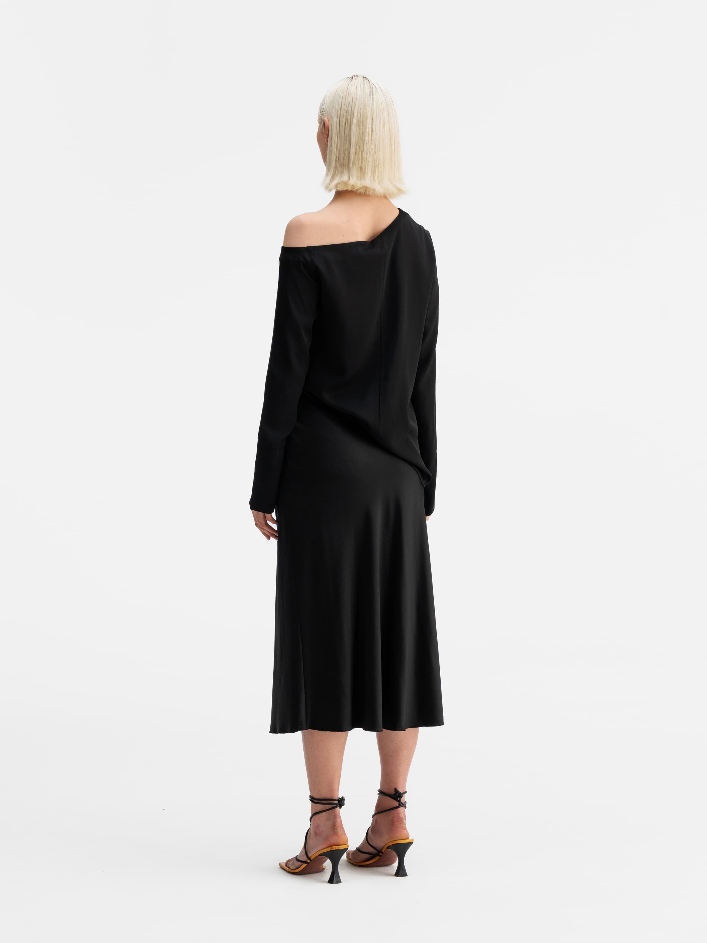 Back view of Ahlvar Gallery Chiney silk blouse black