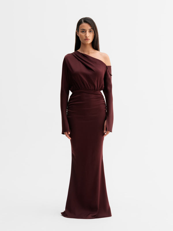 Model wearing Ahlvar Gallery Cora dress in Burgundy