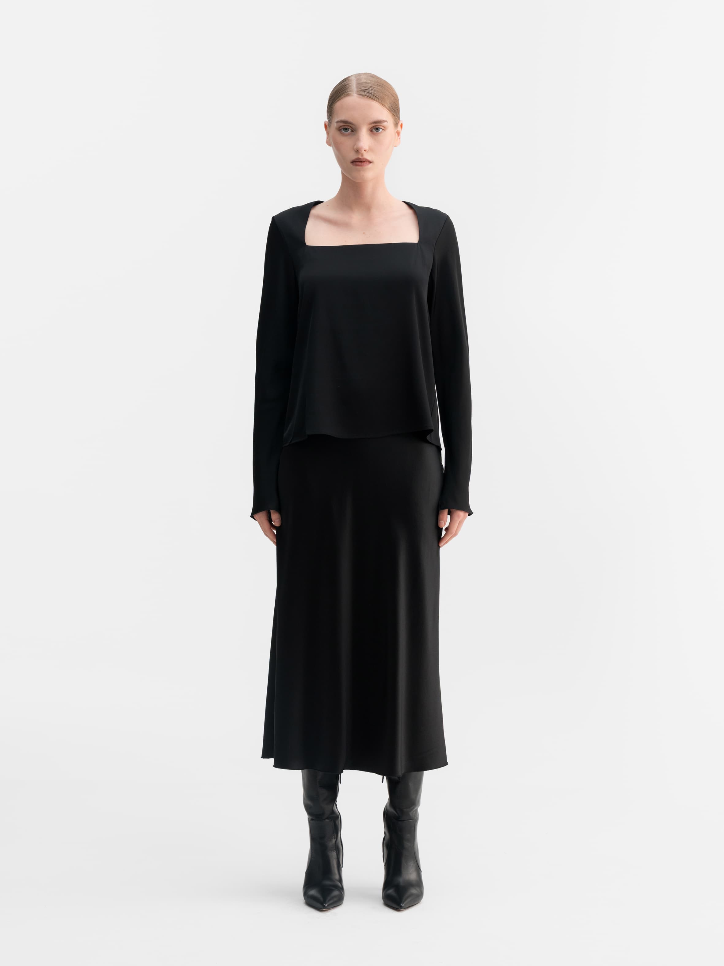 Della silk blouse black