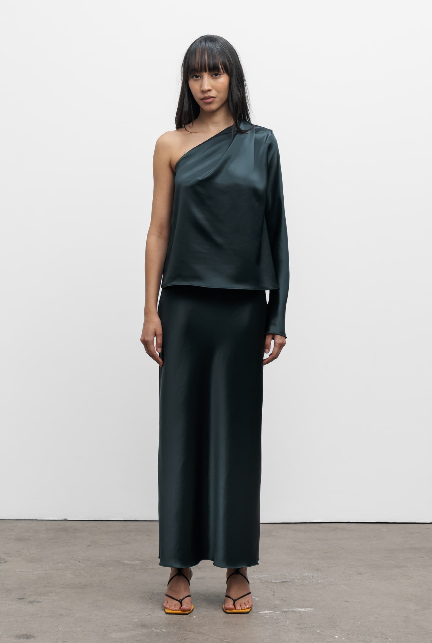 Elle satin blouse deep forest