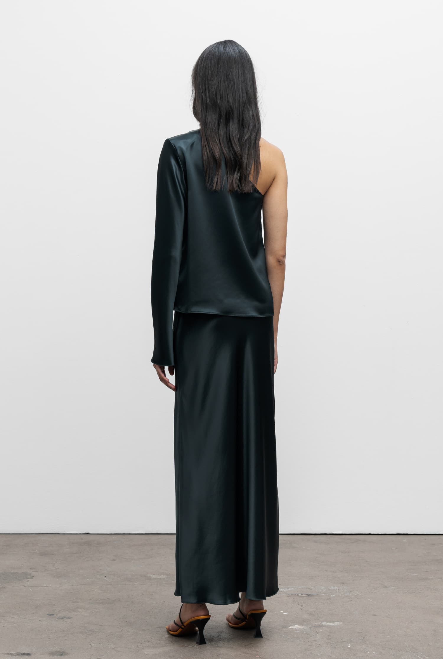 Elle satin blouse deep forest