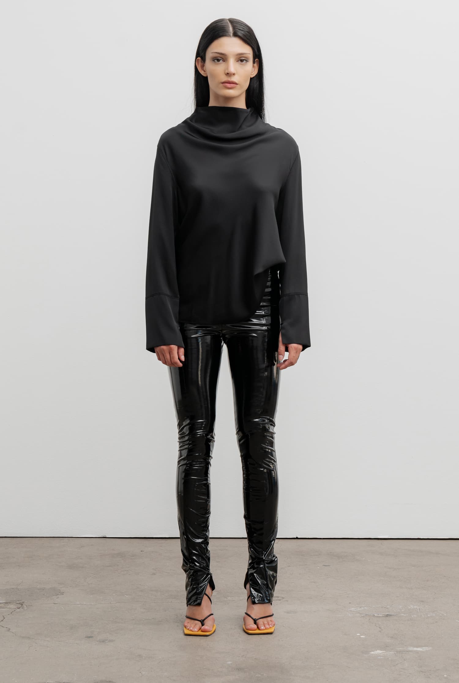 Elly latex trousers black