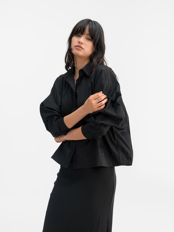 Model wearing Ahlvar Gallery Gigi shirt black