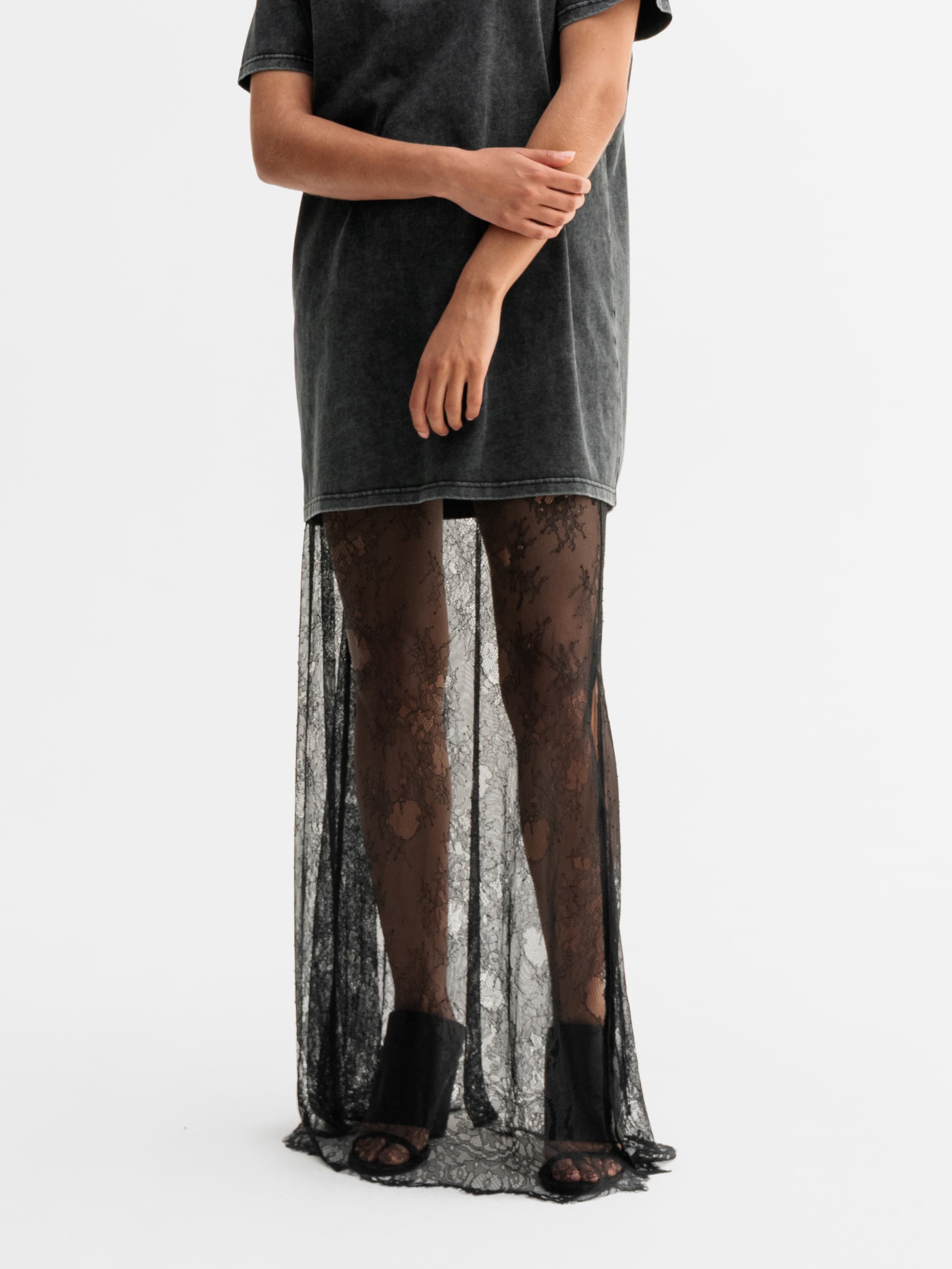 Hana long lace skirt black