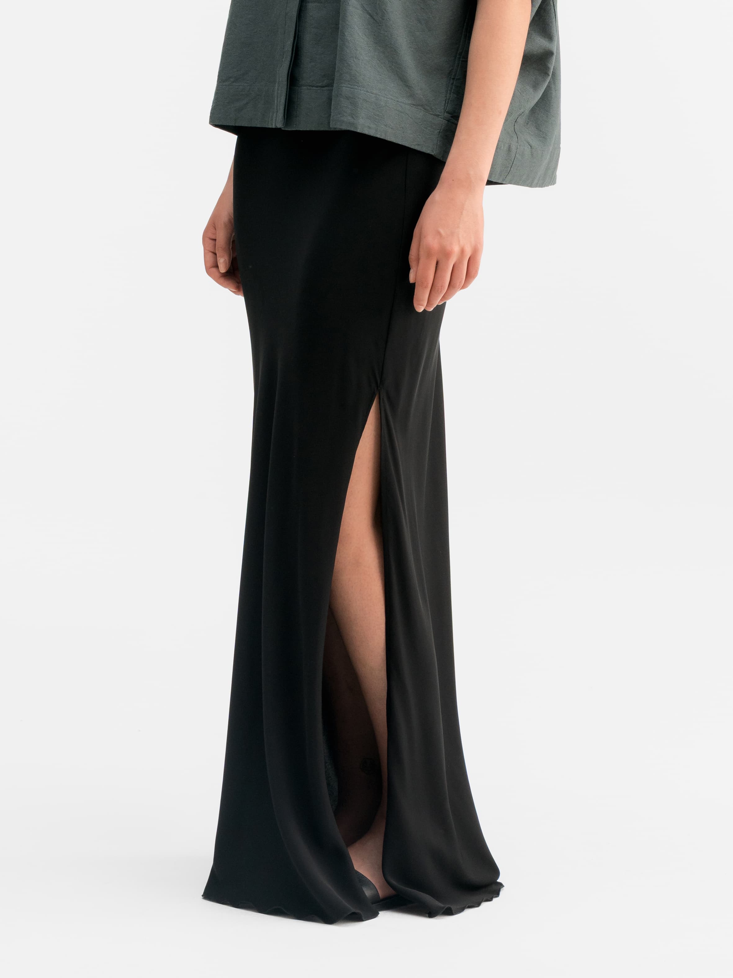 Hana long silk skirt black