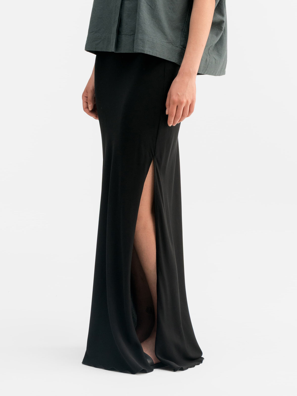 新品◇定価8万◼️ANNE VALERIE HASH Silk Skirt 新品◇定価8万◼️ANNE VALERIE HASH Silk Skirt