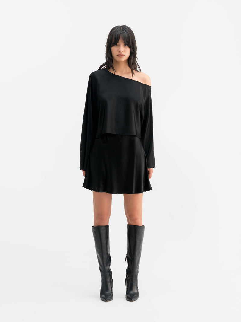 Hana short satin skirt black