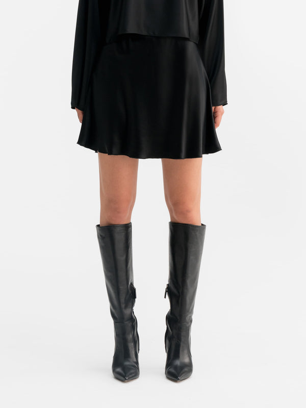 Hana short satin skirt black