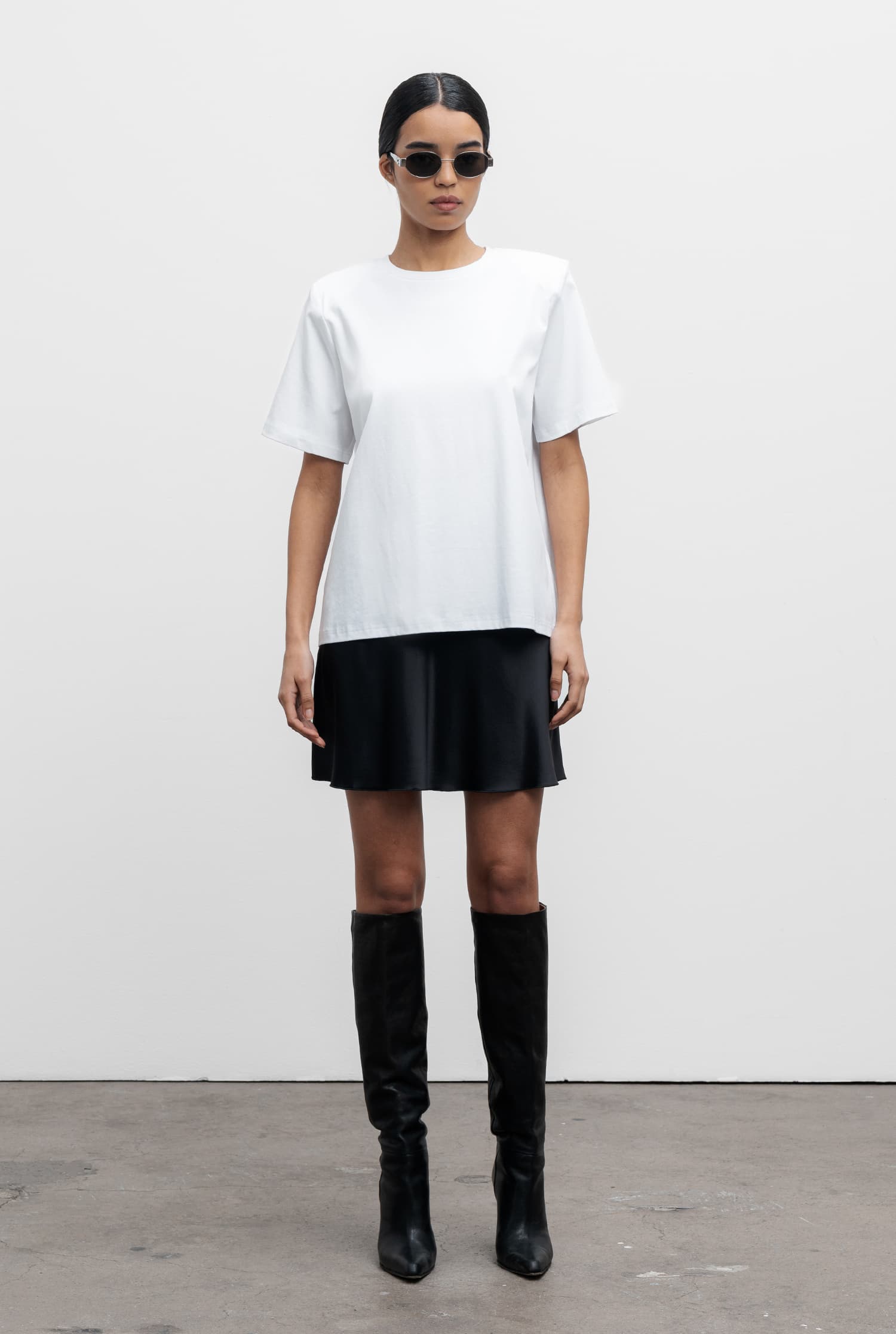 Hana silk short skirt black