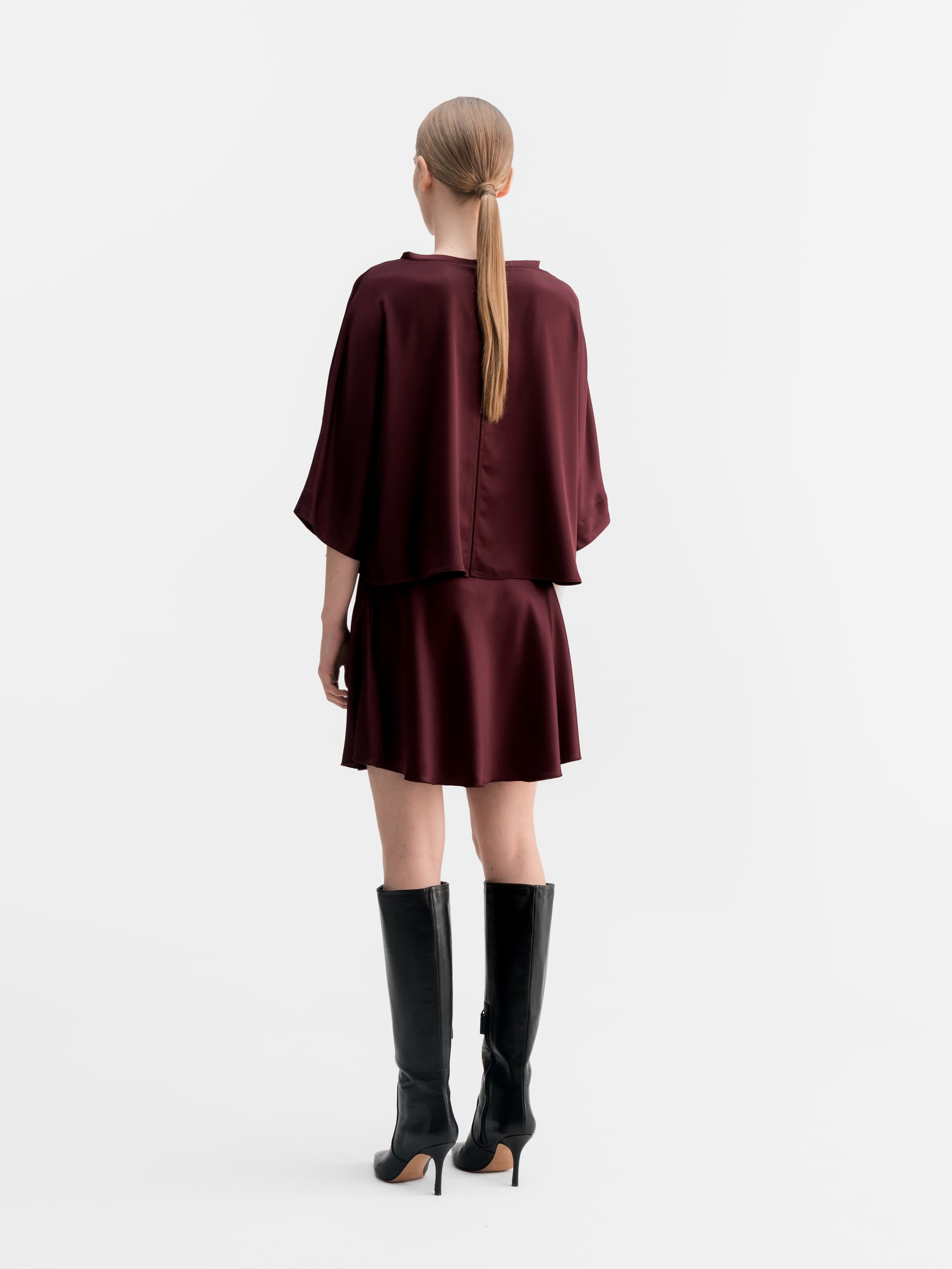 Hana short satin skirt burgundy