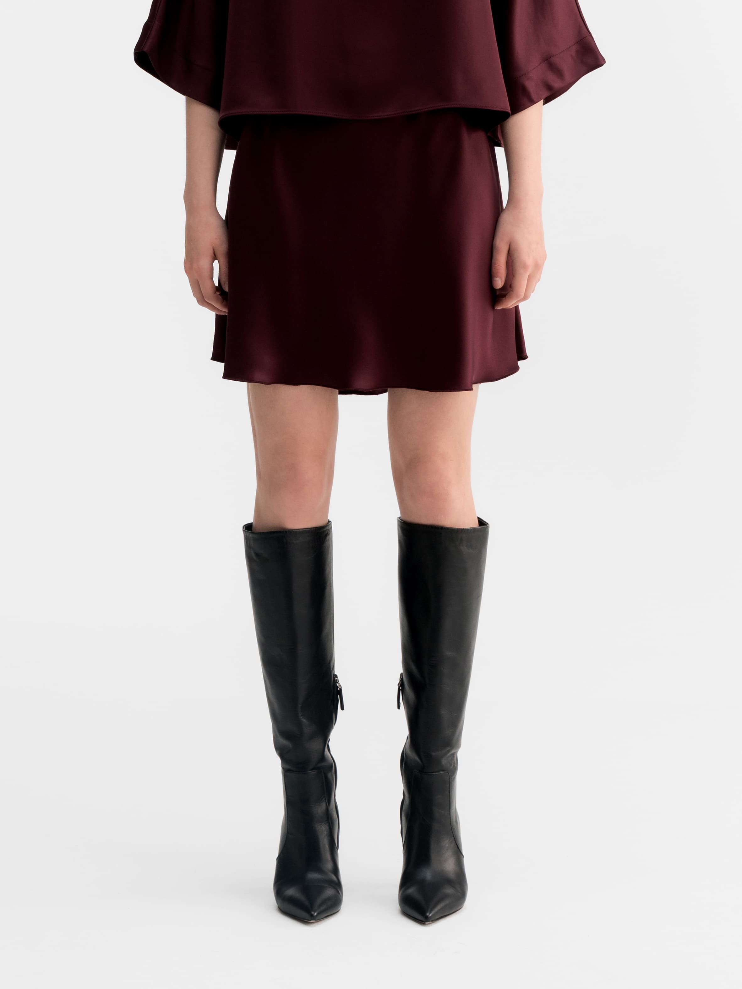 Hana short satin skirt burgundy