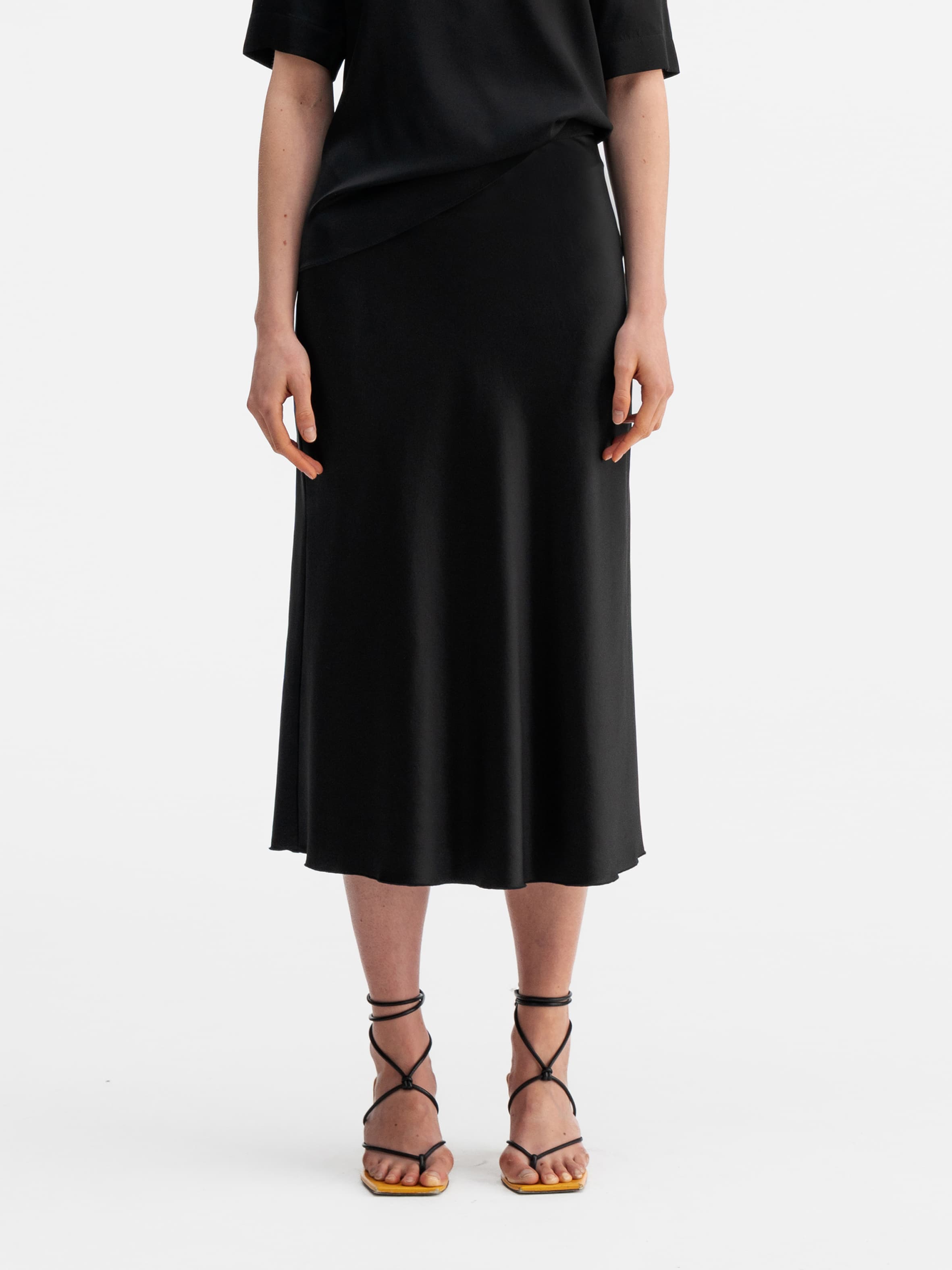 Hana satin silk skirt black