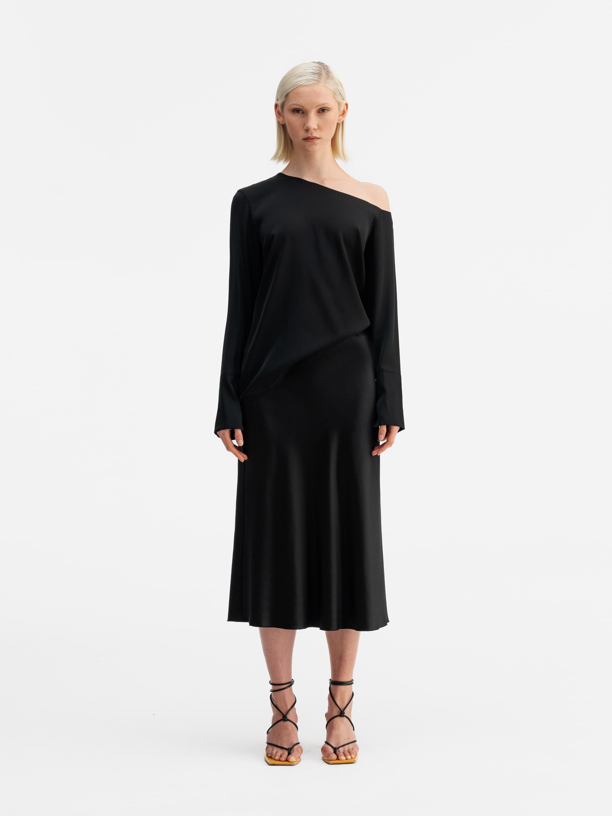 Hana satin silk skirt black