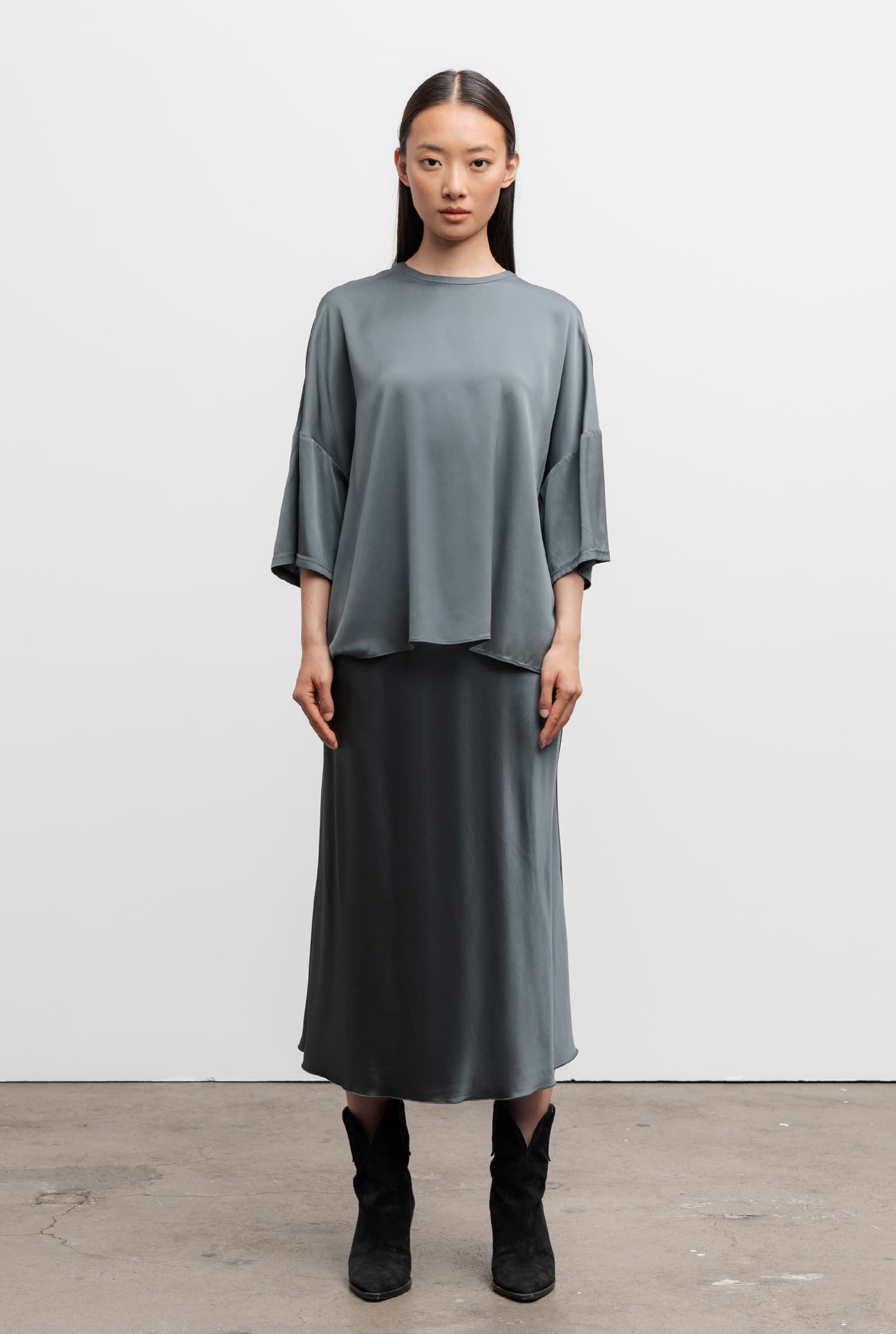 Hana satin silk skirt faded green