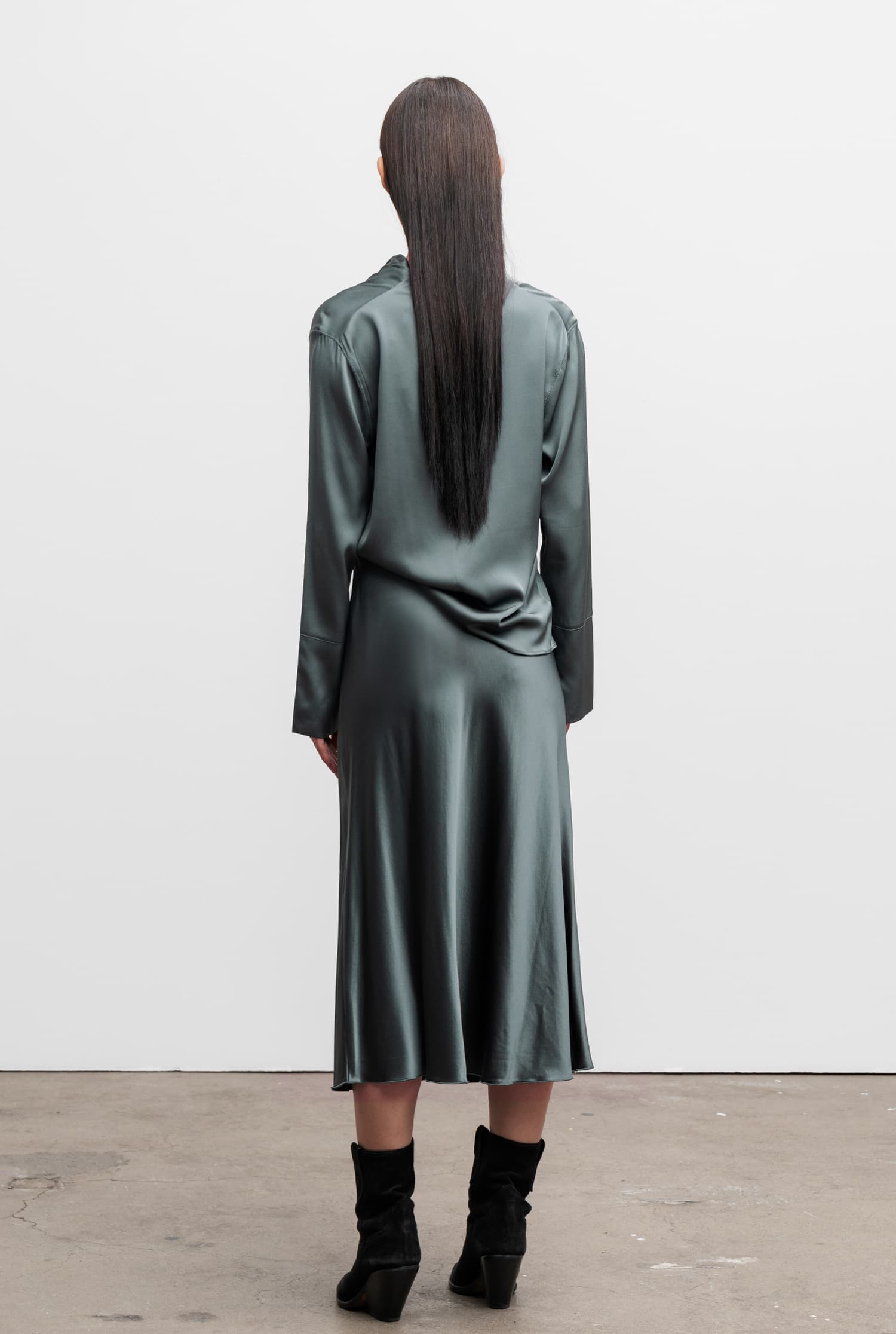 Hana satin silk skirt faded green