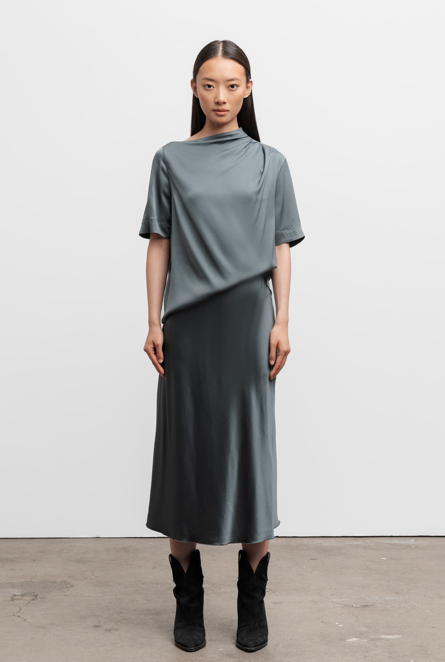 Hana satin silk skirt faded green