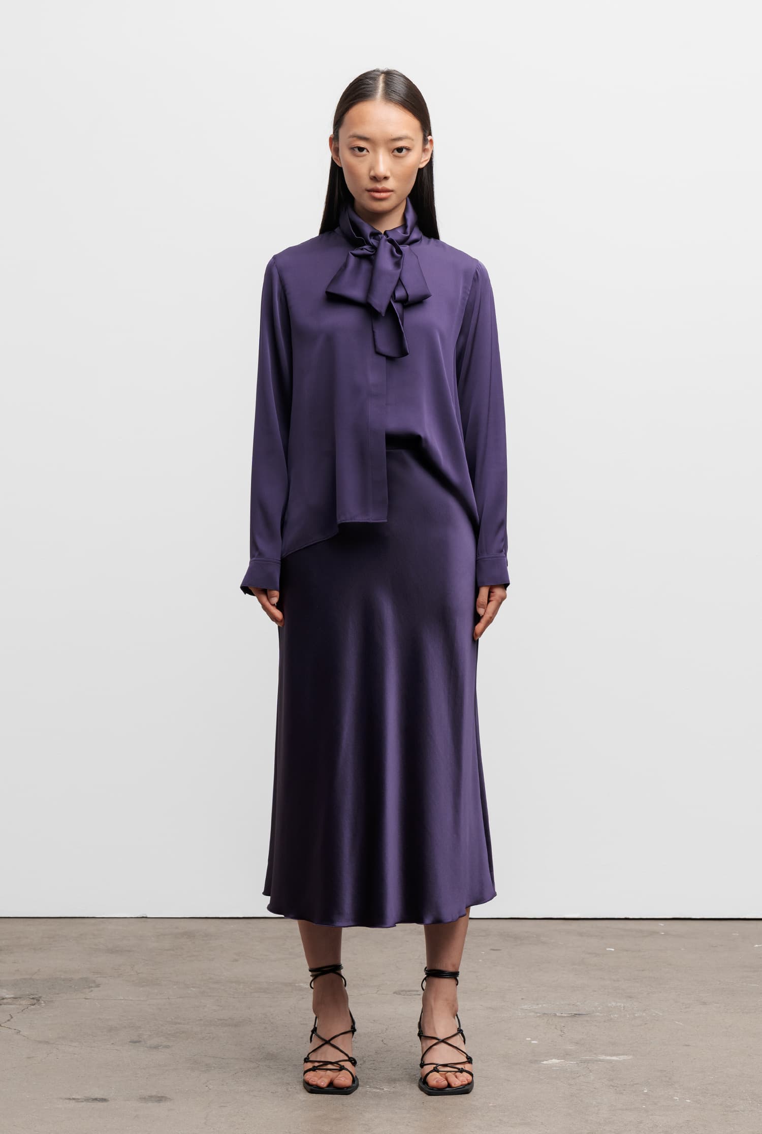 Hana satin silk skirt plum