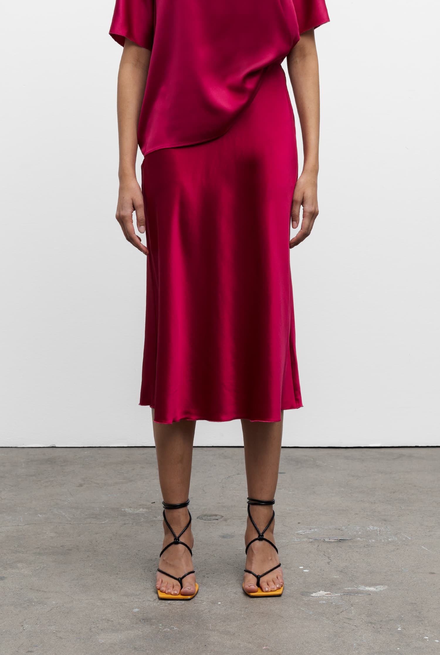 Hana silk satin skirt raspberry