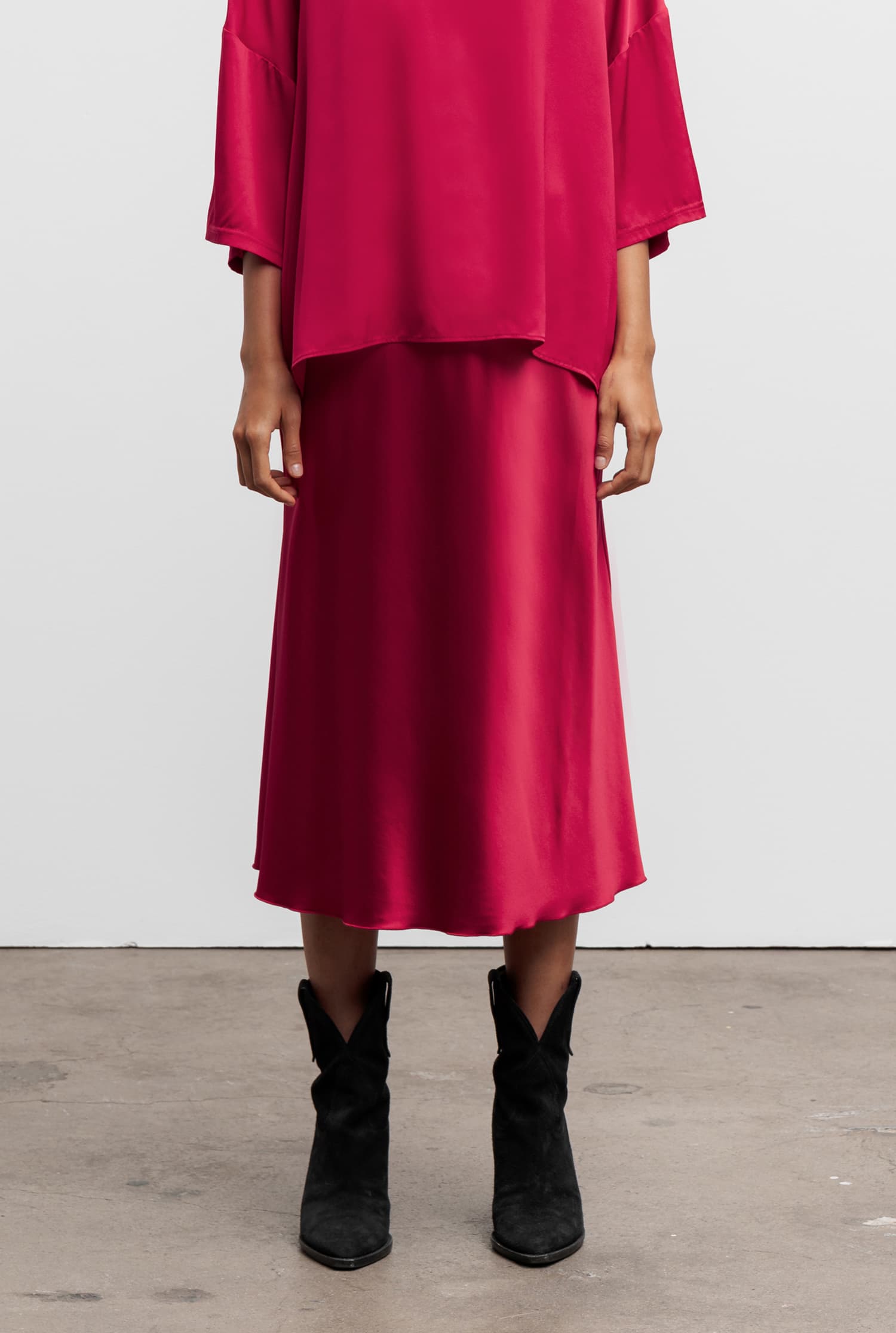 Hana satin silk skirt red