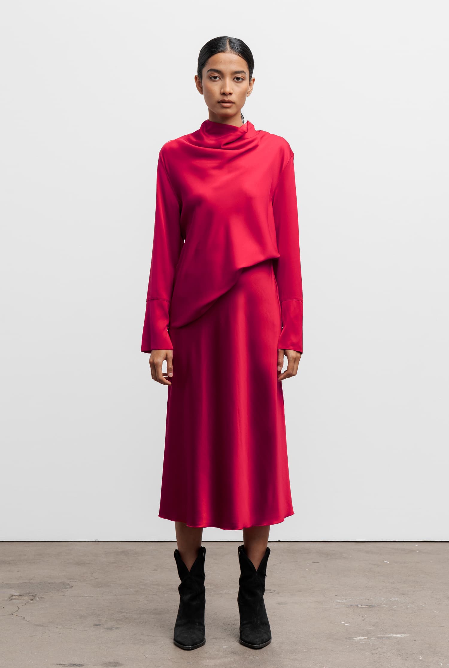 Hana satin silk skirt red