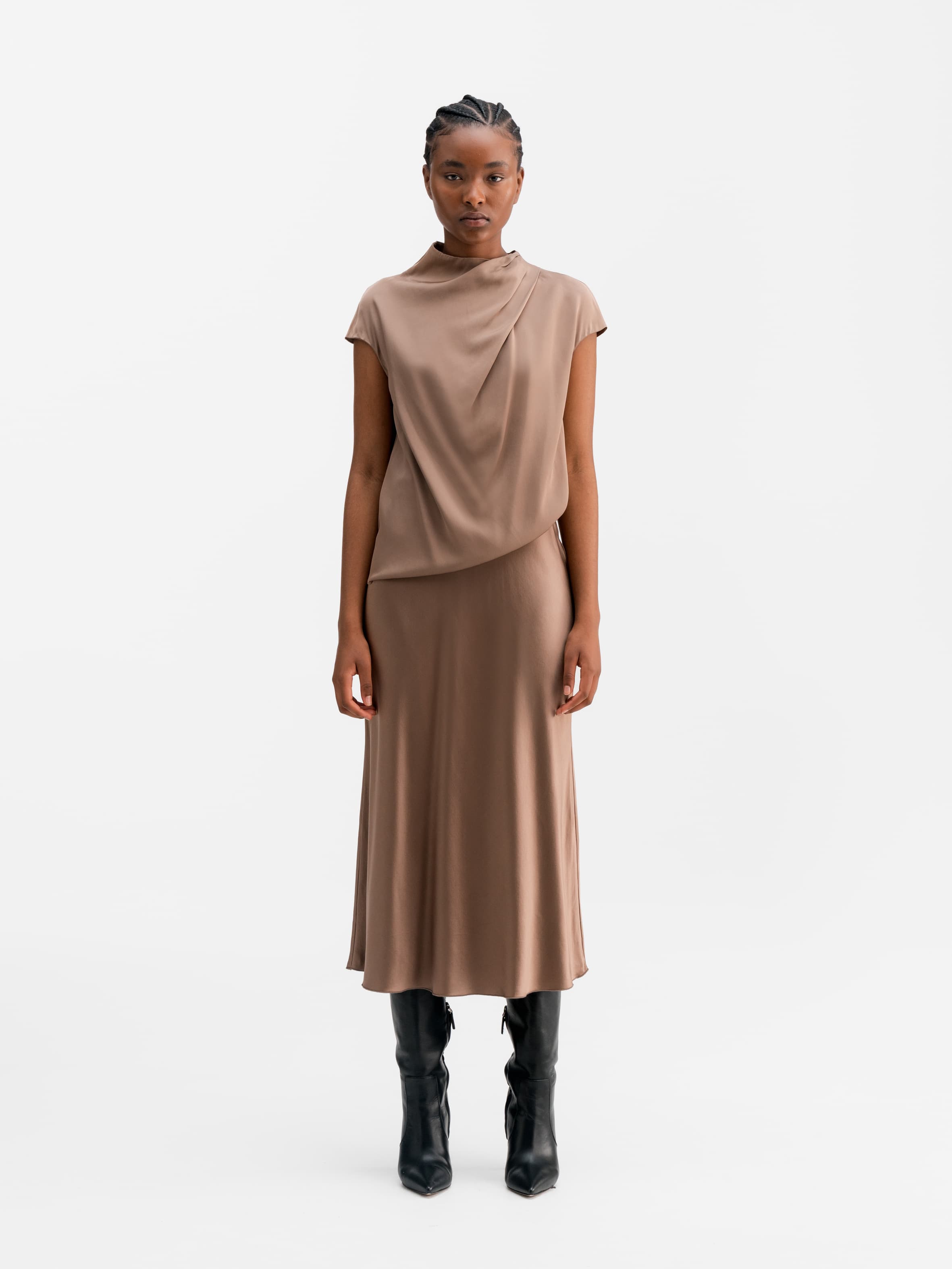 Hana satin silk skirt sand