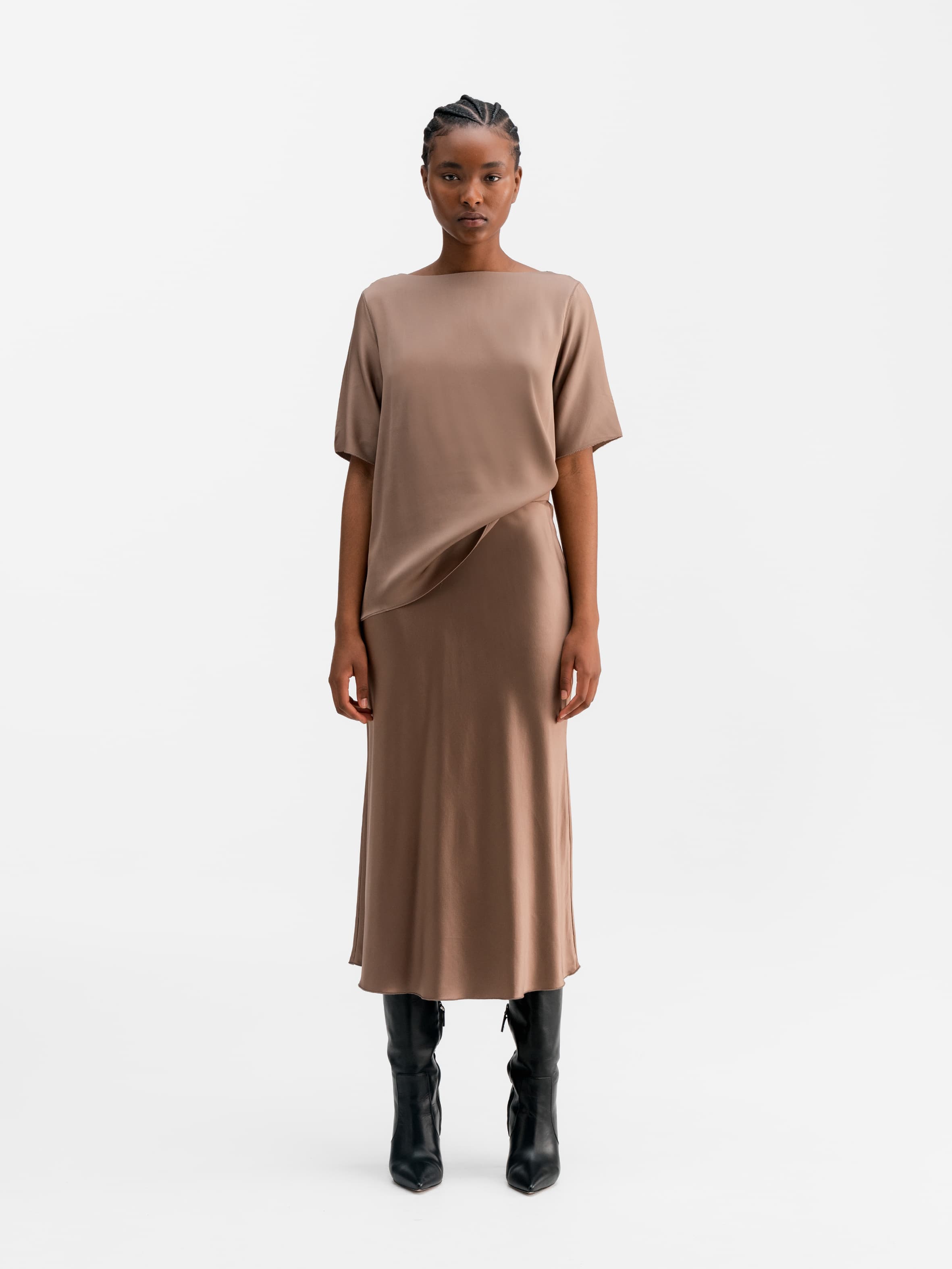 Hana satin silk skirt sand