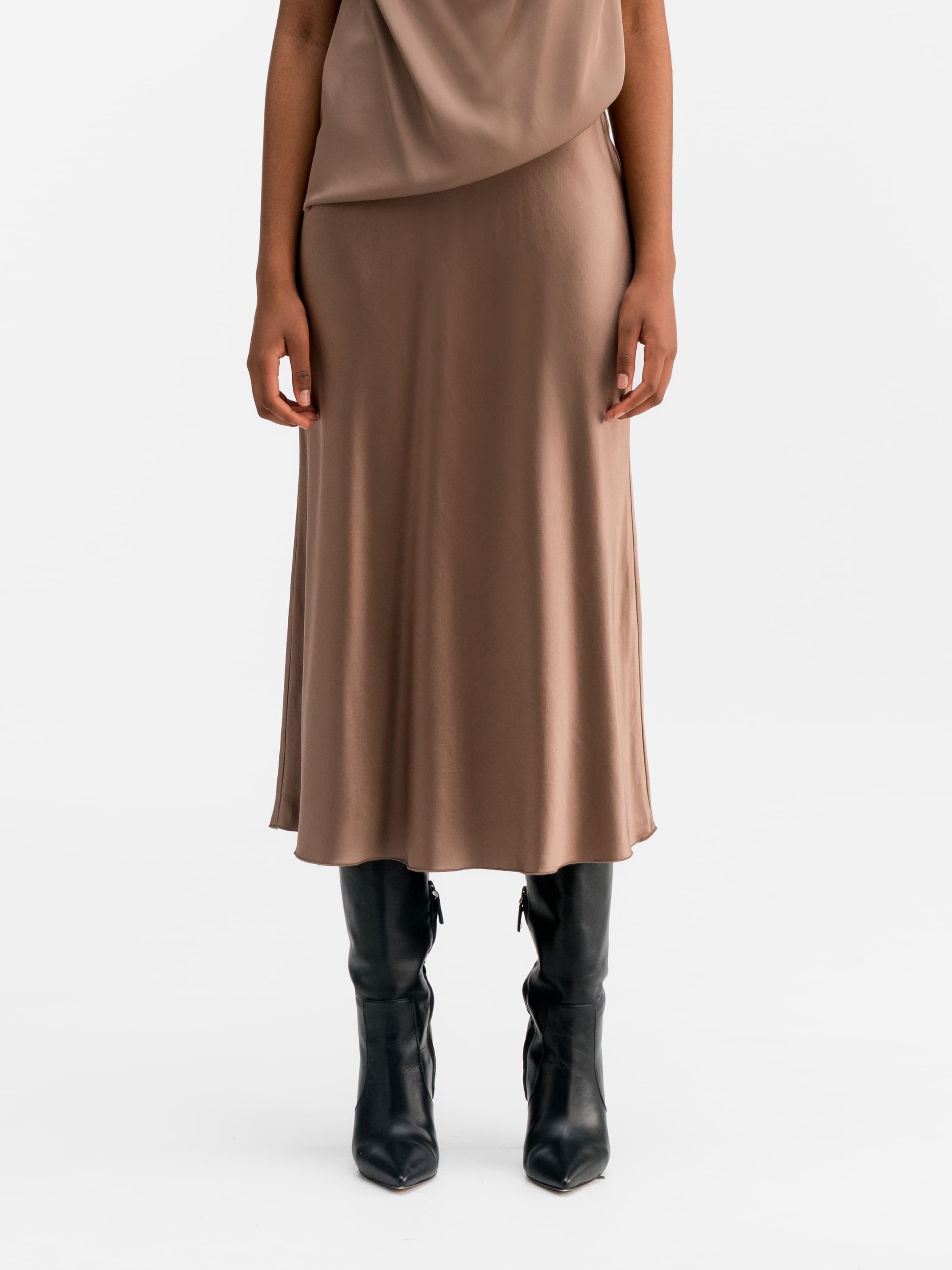 Hana satin silk skirt sand