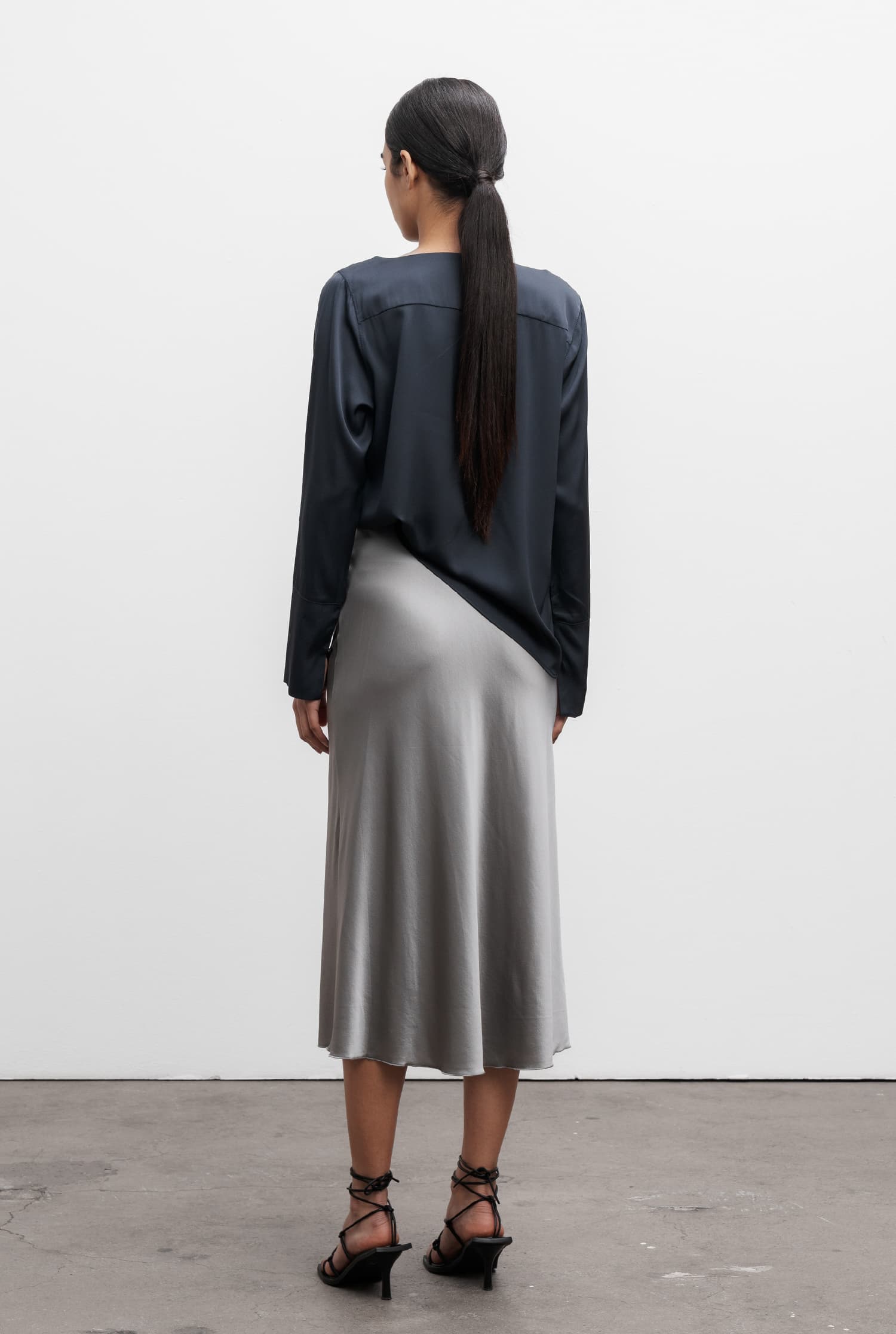 Hana silk satin skirt silver