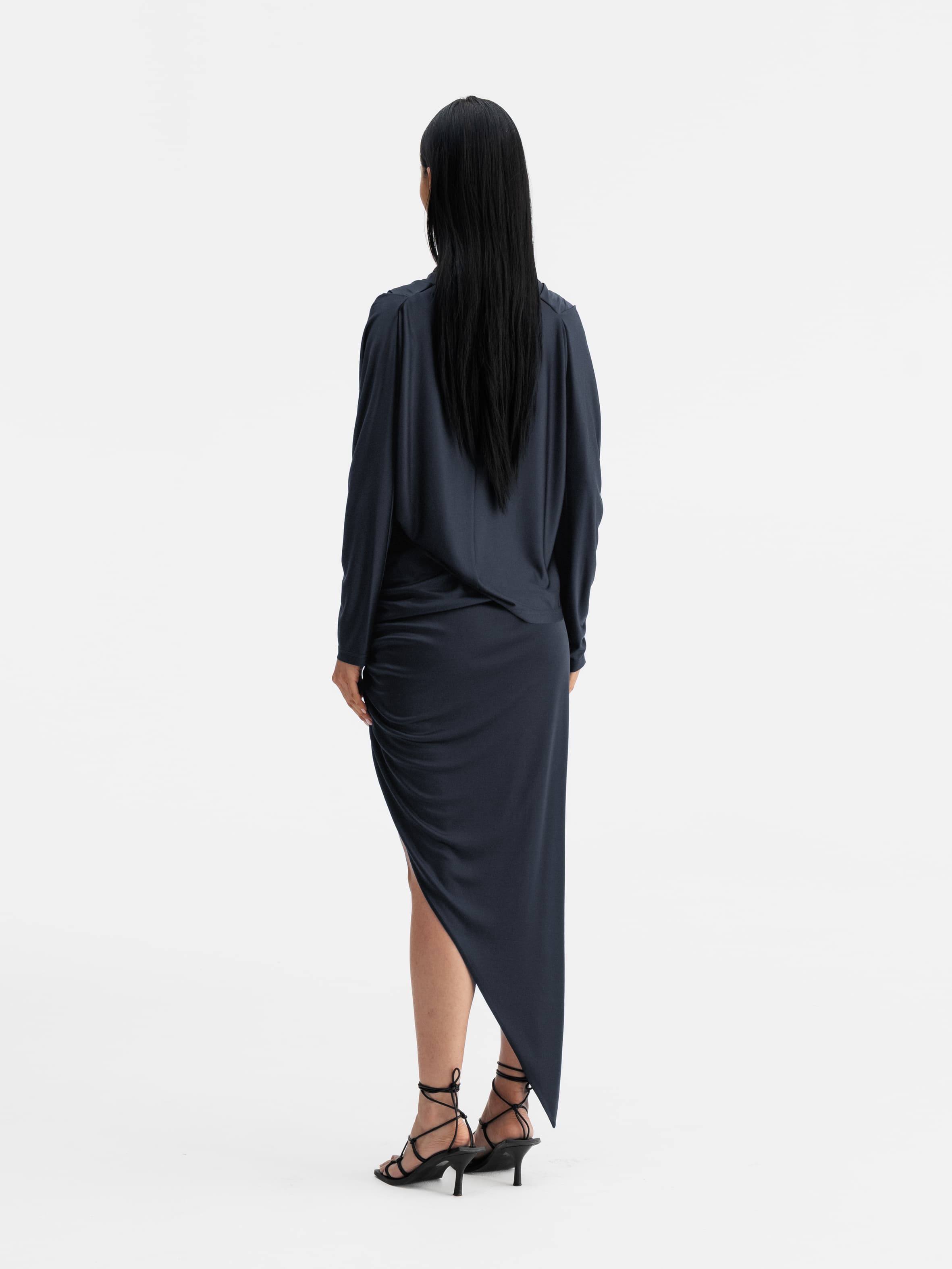 Back view of Ahlvar Gallery Hema jersey skirt blue grey