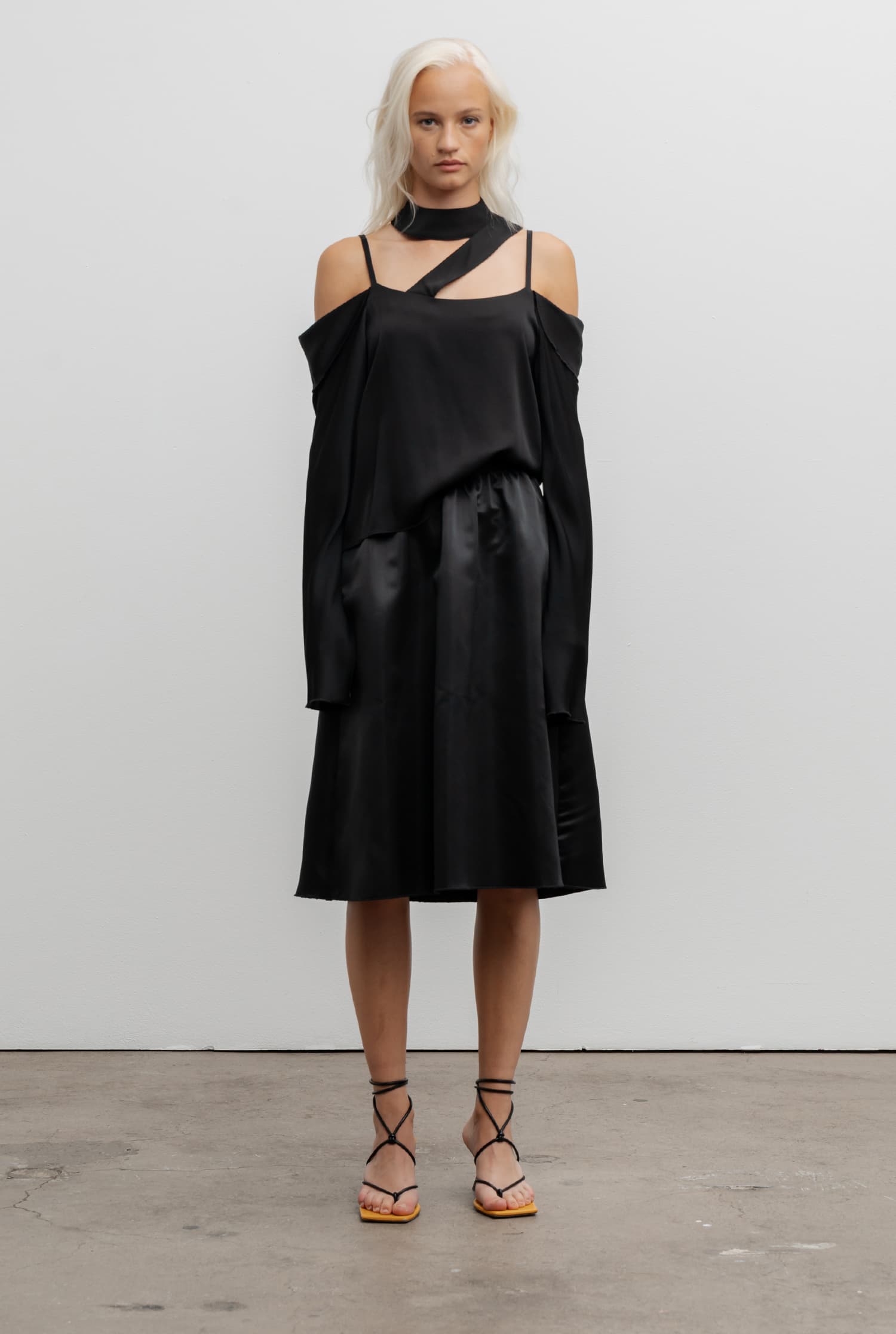 Hinata silk blouse black