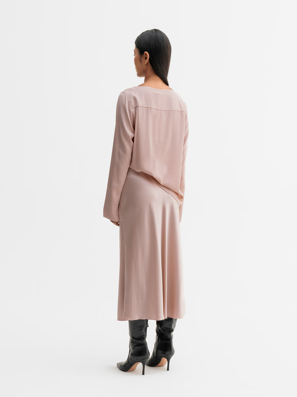 Back view of Ahlvar Gallery Kelly silk blouse in Dusty pink