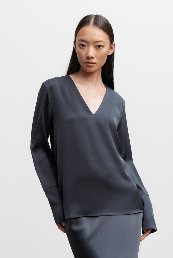 Kelly silk v-neck blouse blue grey