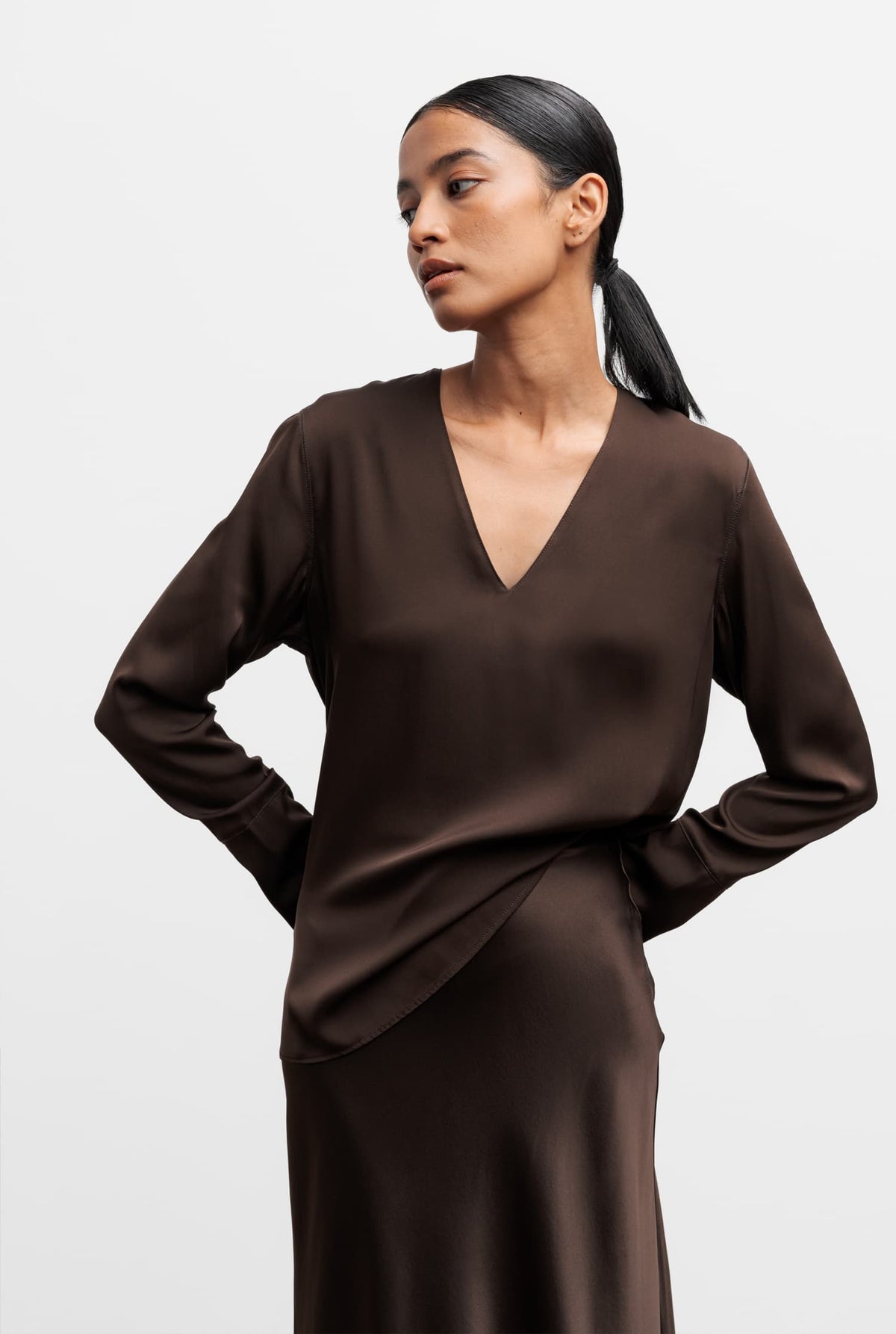 Kelly v-neck silk blouse dark brown