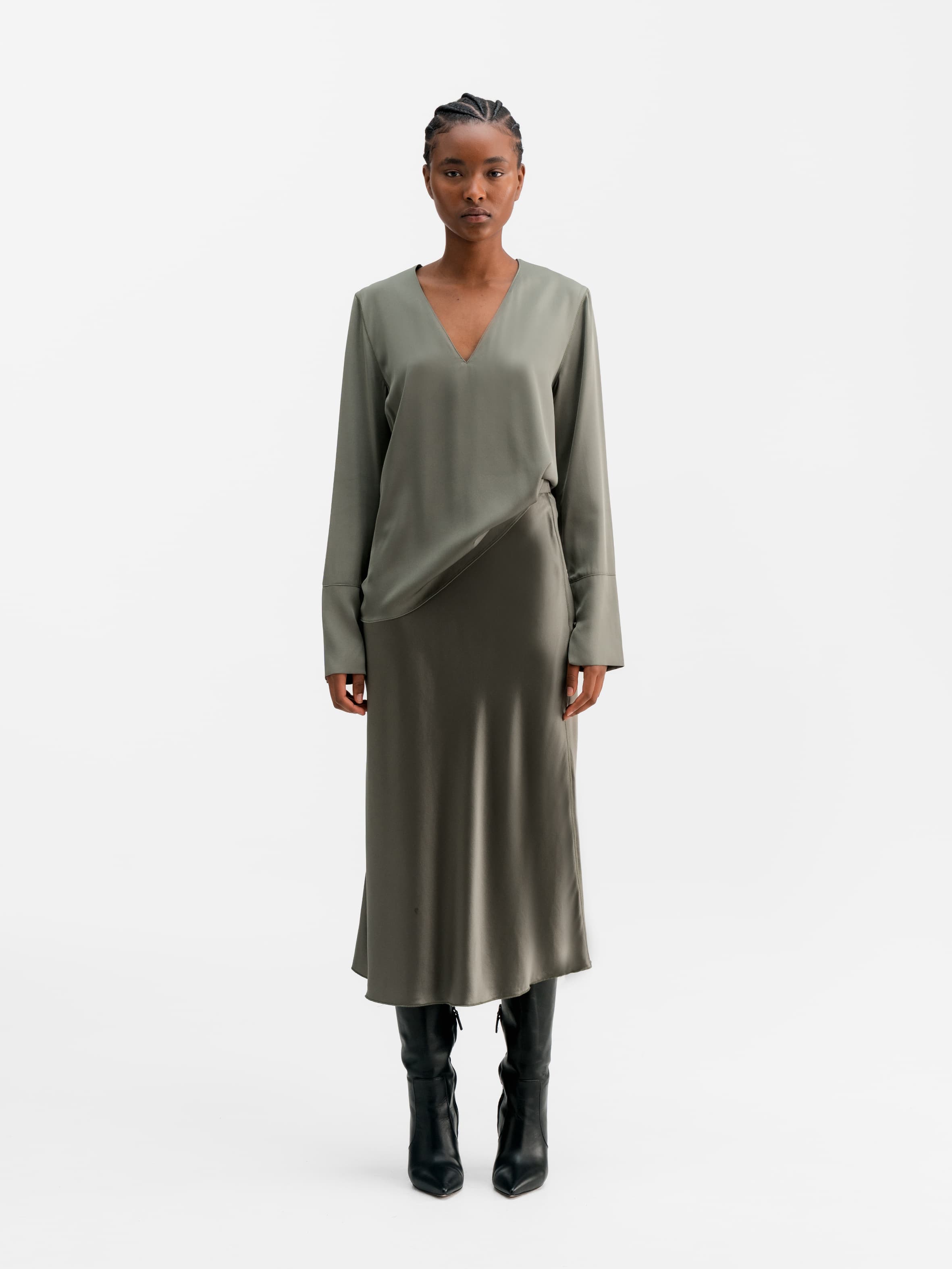 Kelly v-neck silk blouse light military