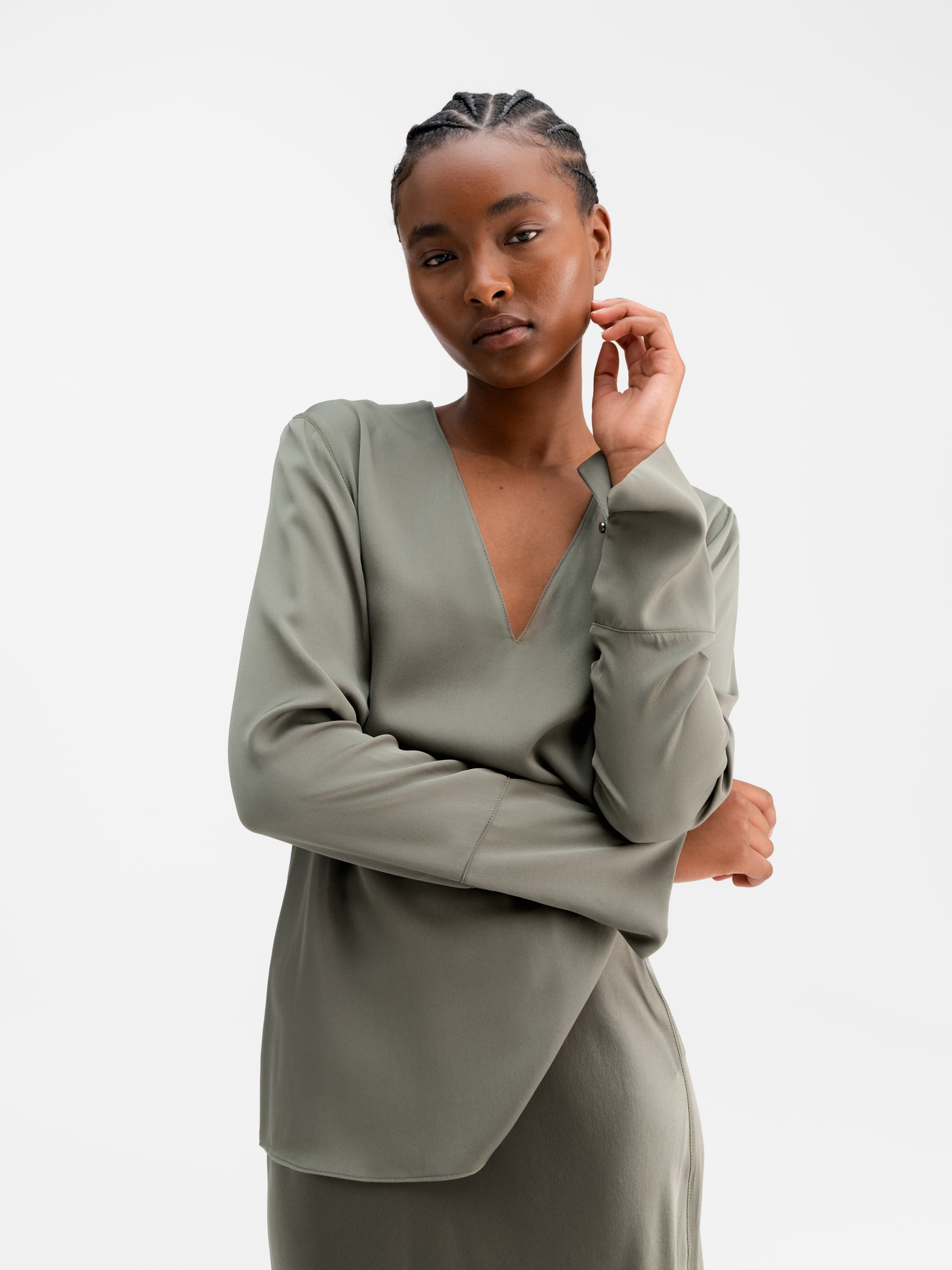 Kelly v-neck silk blouse light military