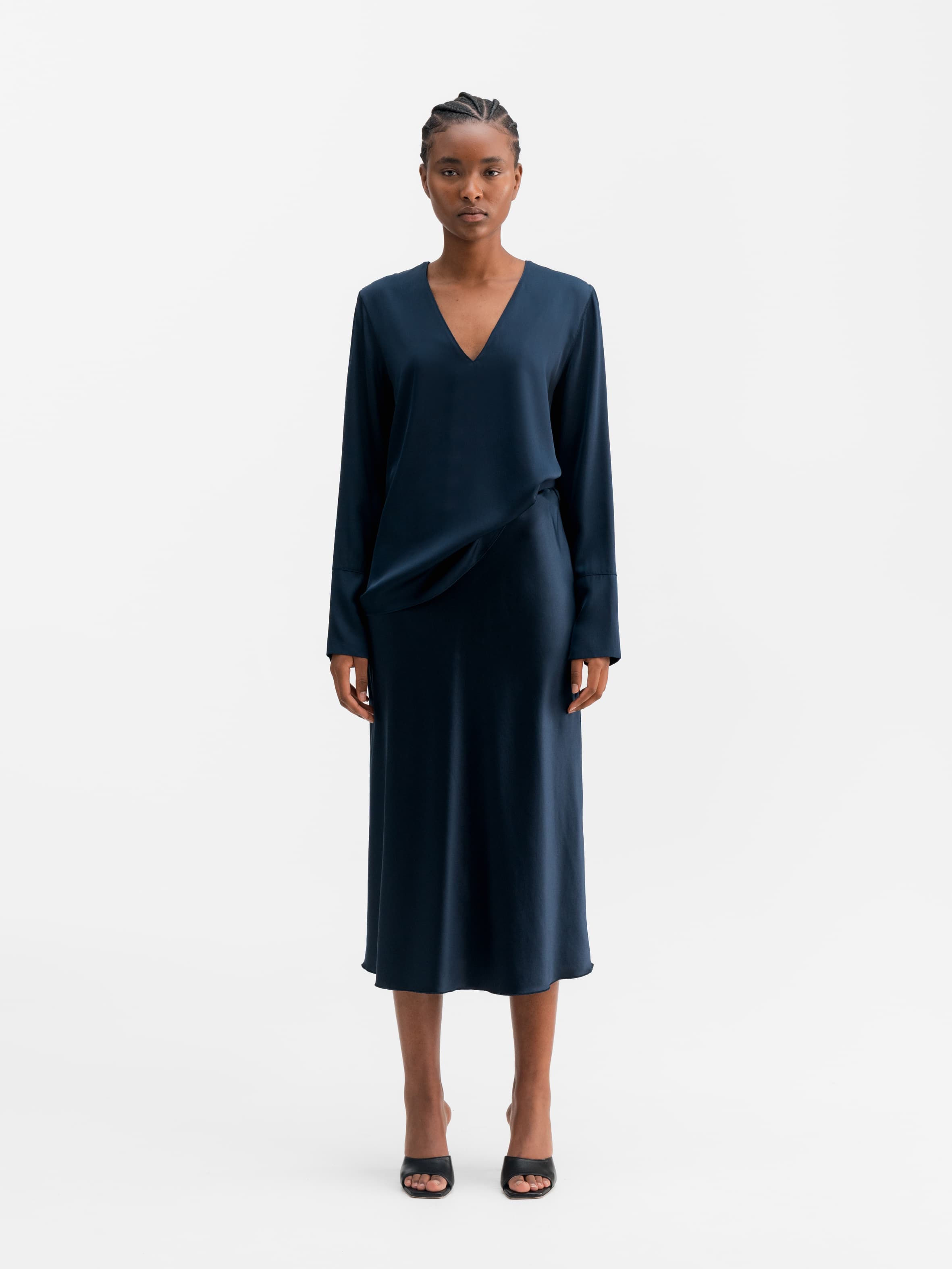 Kelly v-neck silk blouse midnight blue