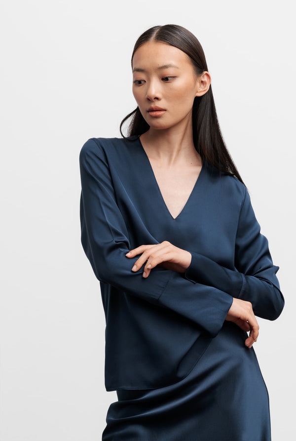 Kelly silk v-neck blouse midnight blue